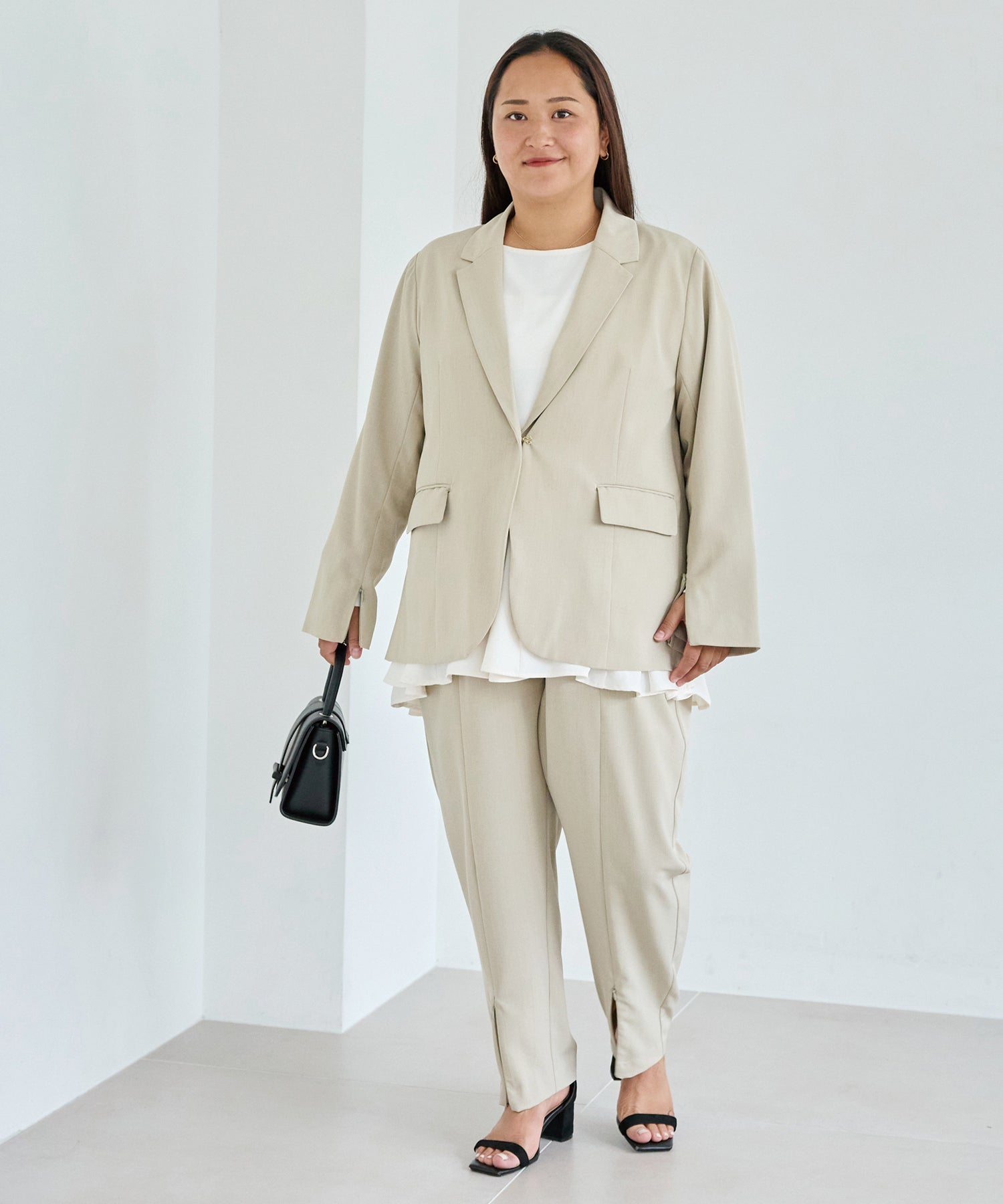 オフベージュ model:161cm 着用サイズ:3L