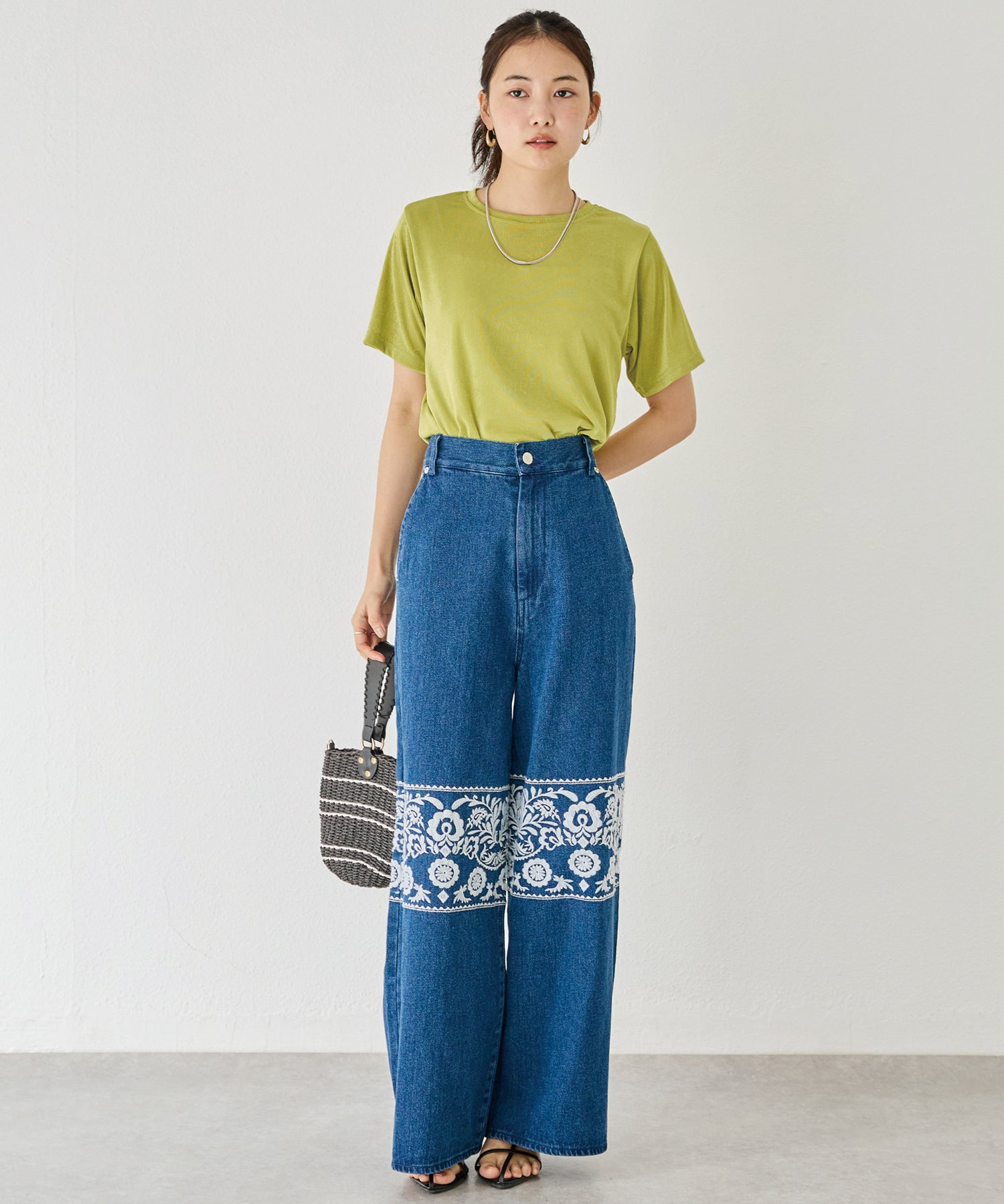 刺繍ワイドデニムパンツ