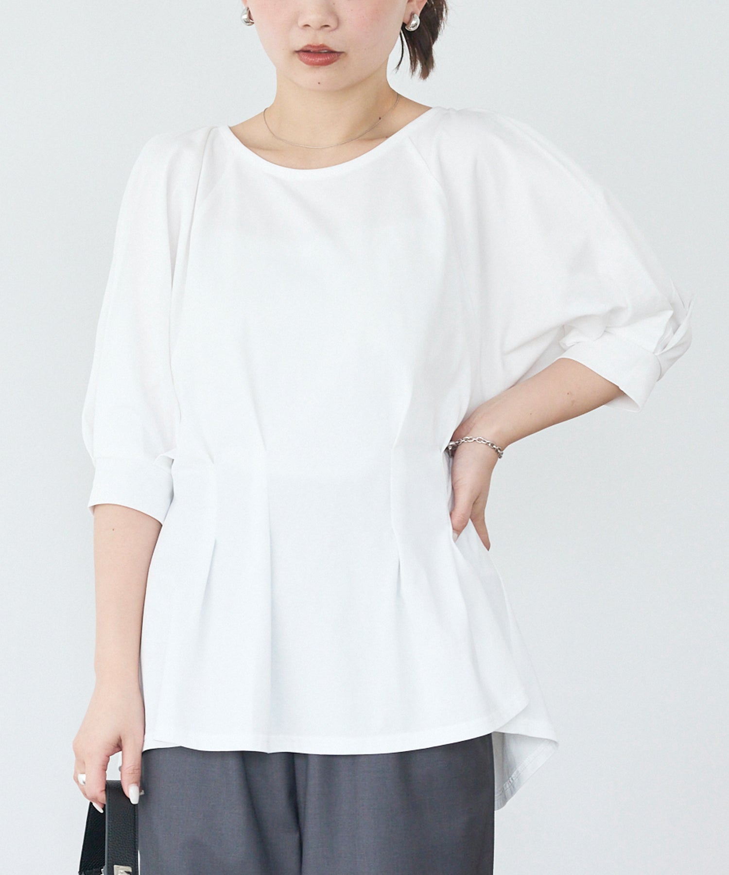 オフホワイト model:156cm 着用サイズ:M