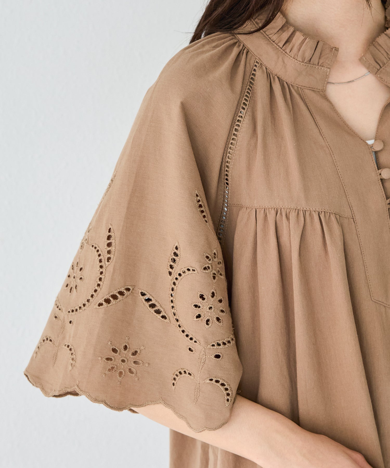 クラフト刺繍ギャザーワンピース