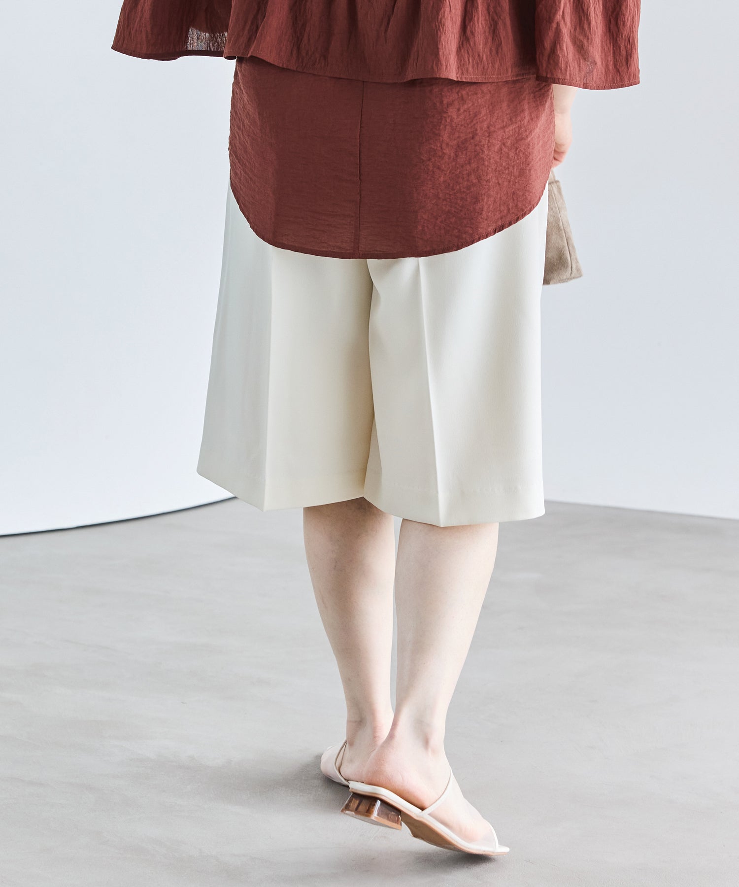 センタープレスショートパンツ