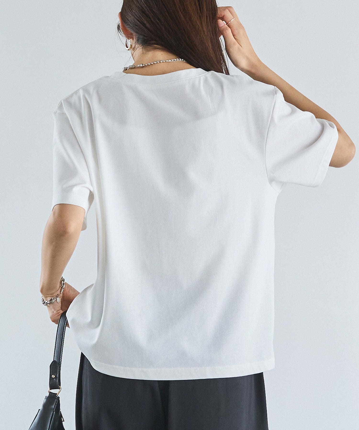 ロゴプリントTシャツ