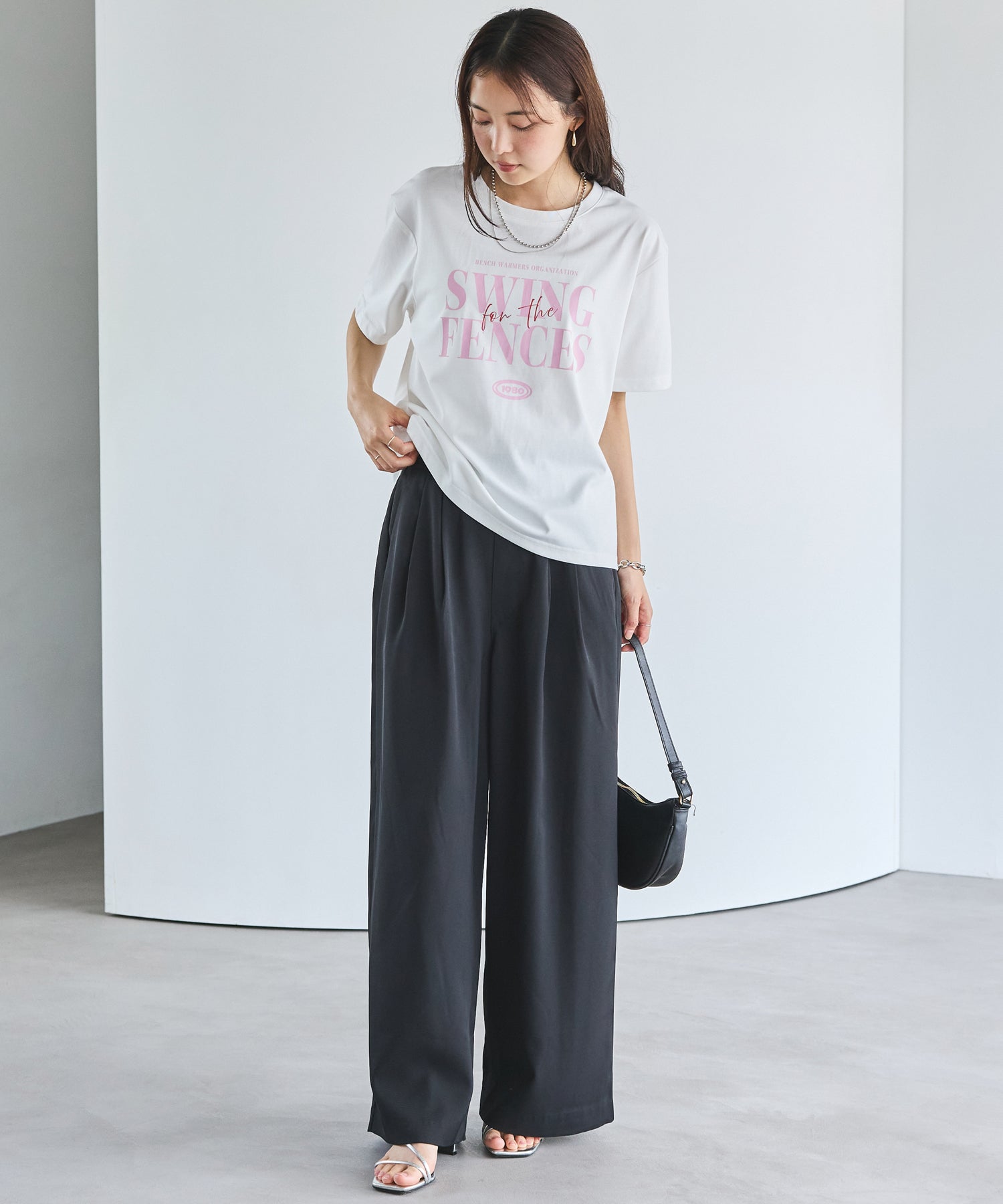 ロゴプリントTシャツ