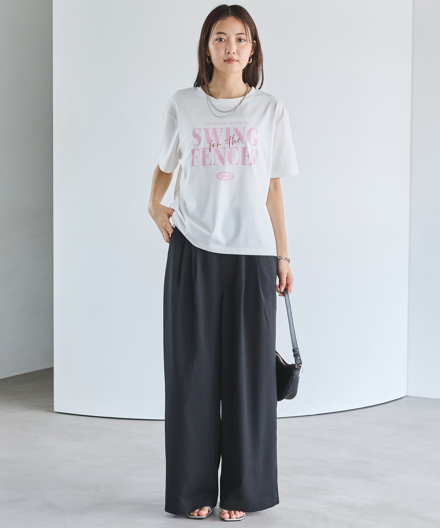 ロゴプリントTシャツ