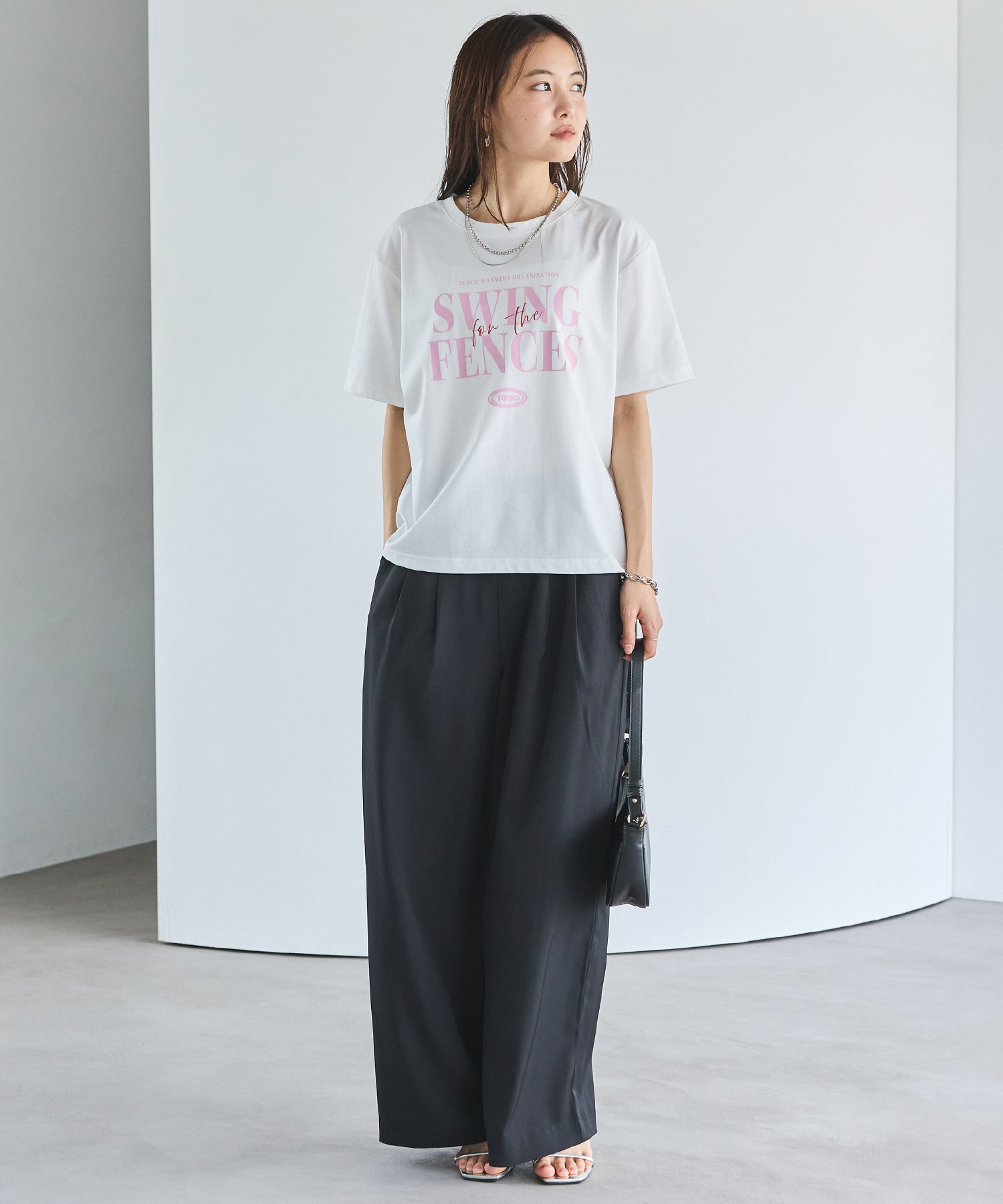 ロゴプリントTシャツ