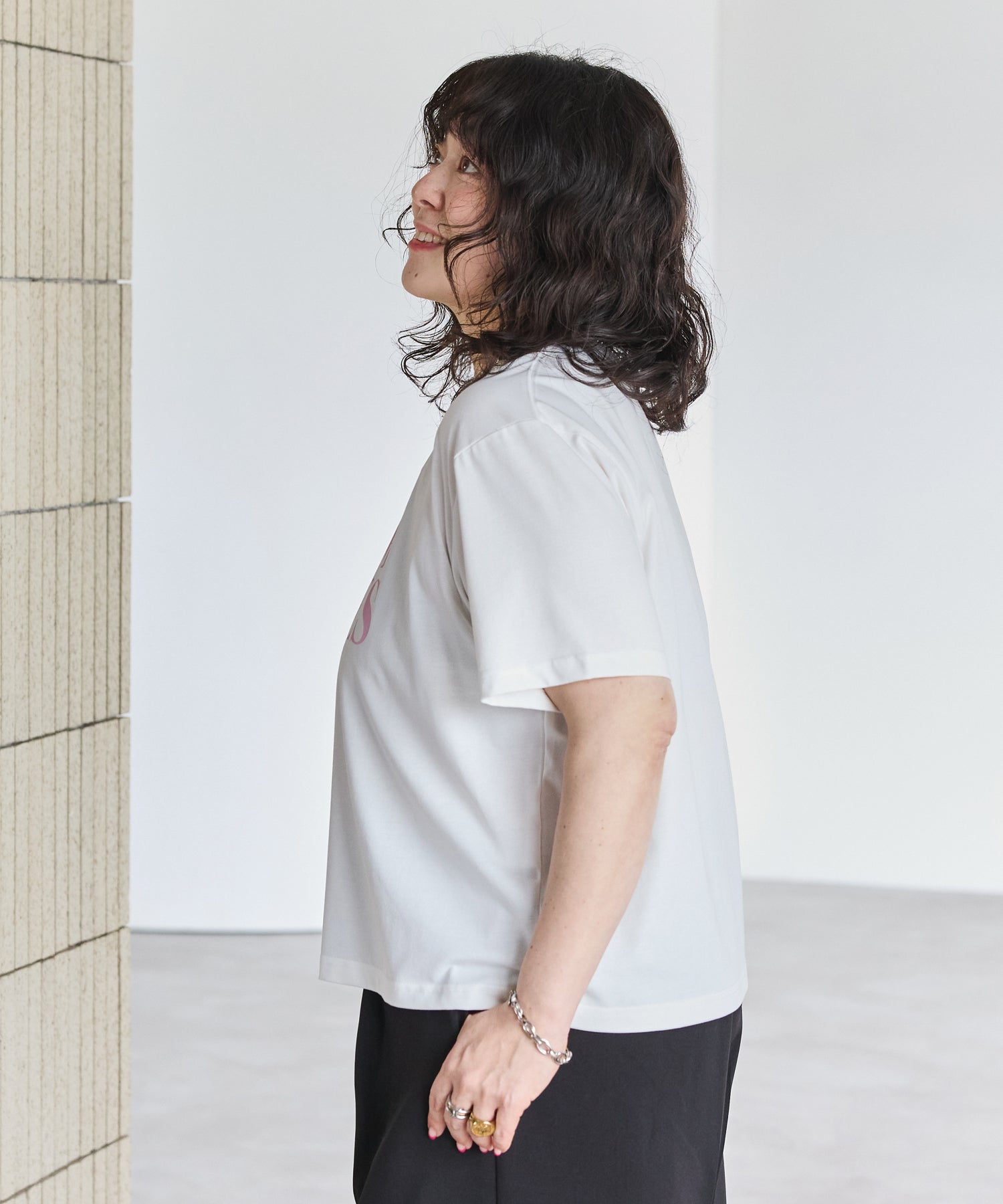 ロゴプリントTシャツ