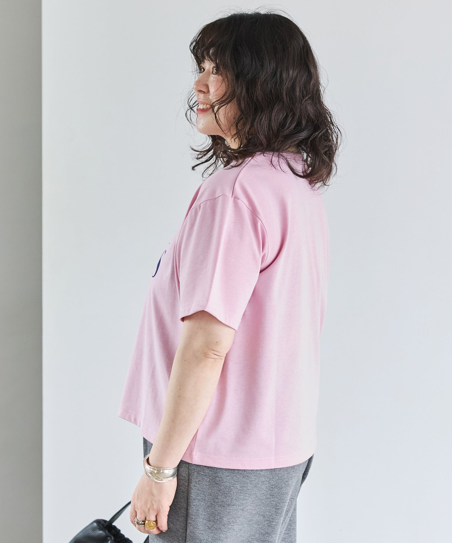 ロゴプリントTシャツ