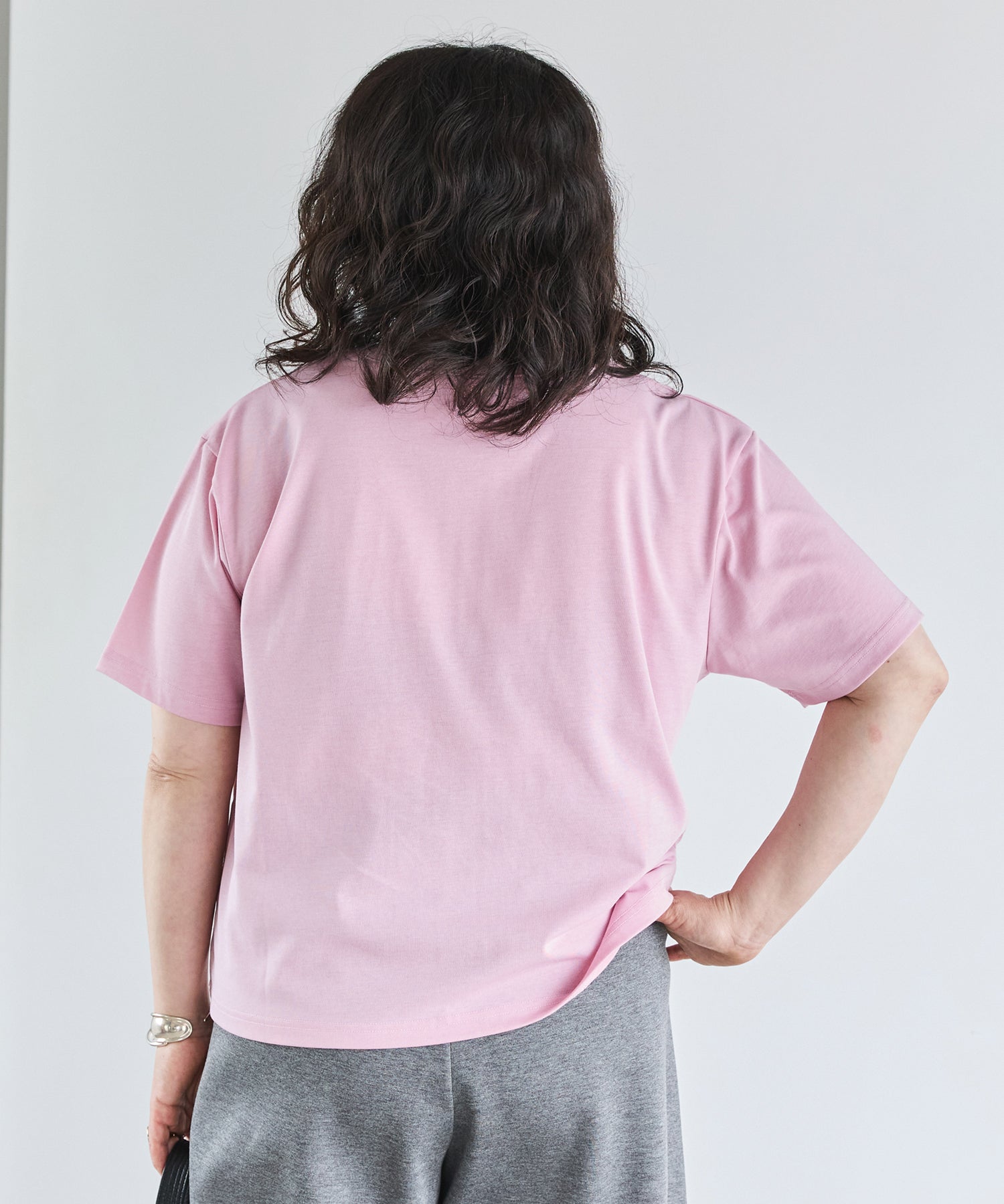 ロゴプリントTシャツ