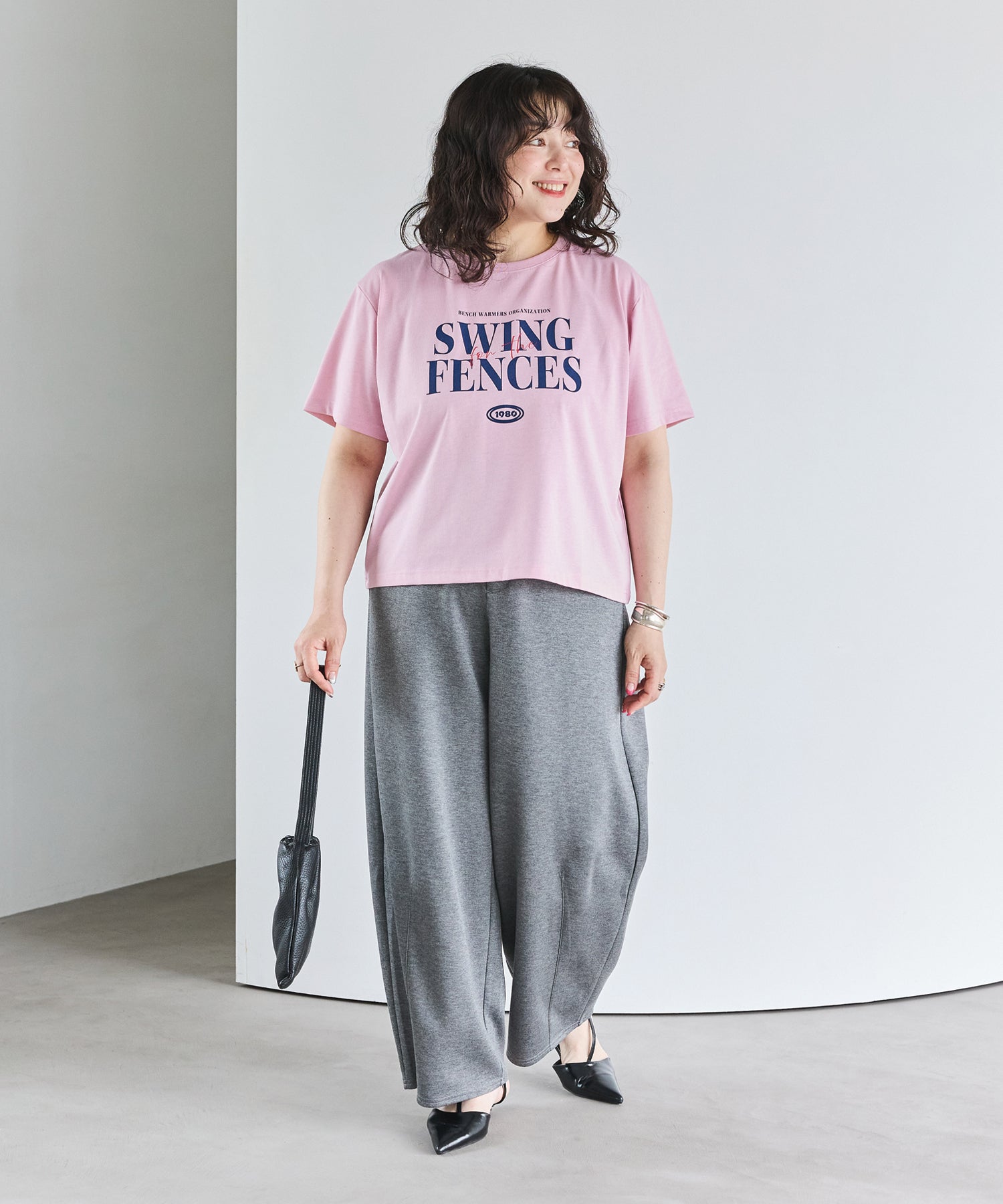 ロゴプリントTシャツ