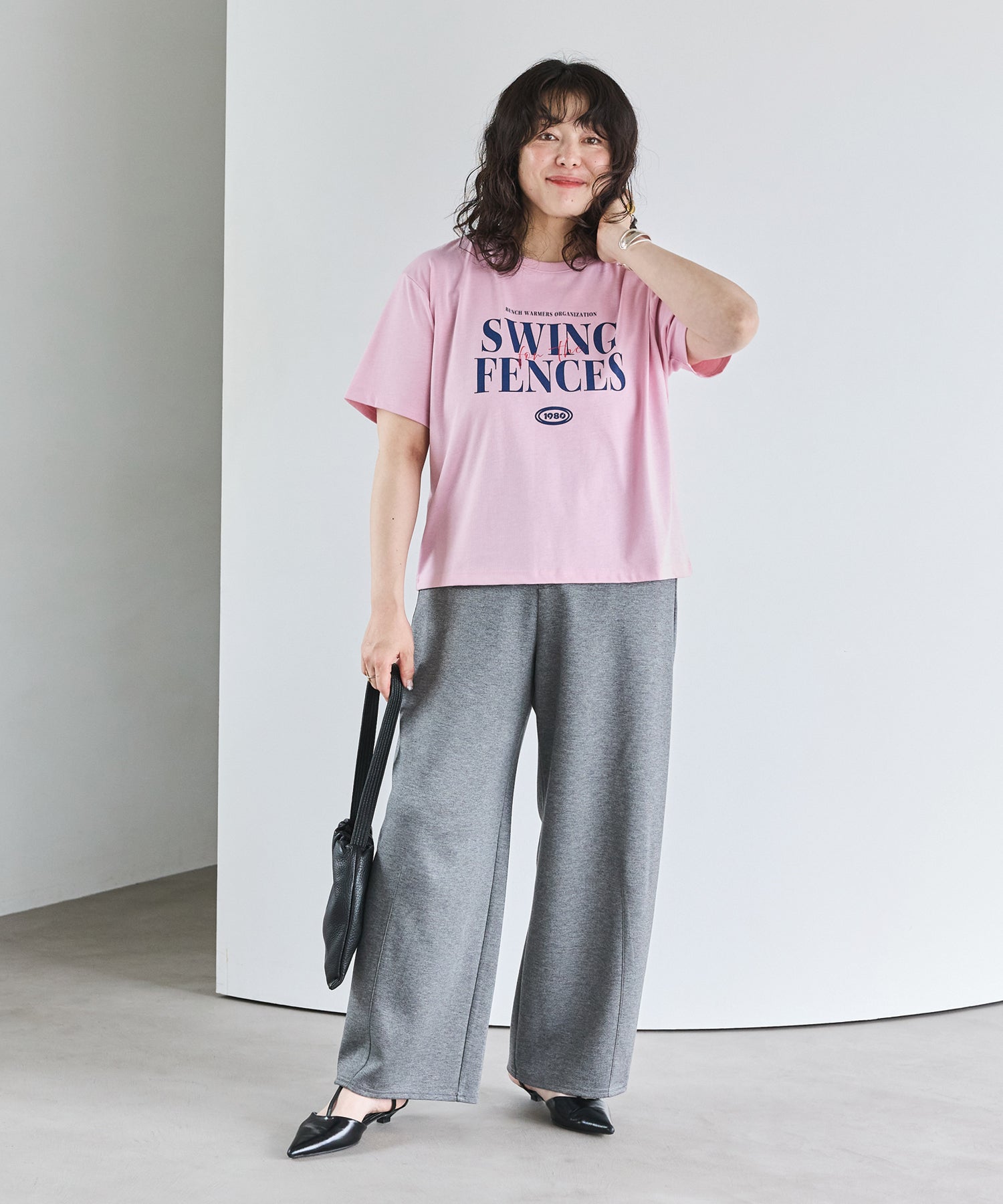 ロゴプリントTシャツ