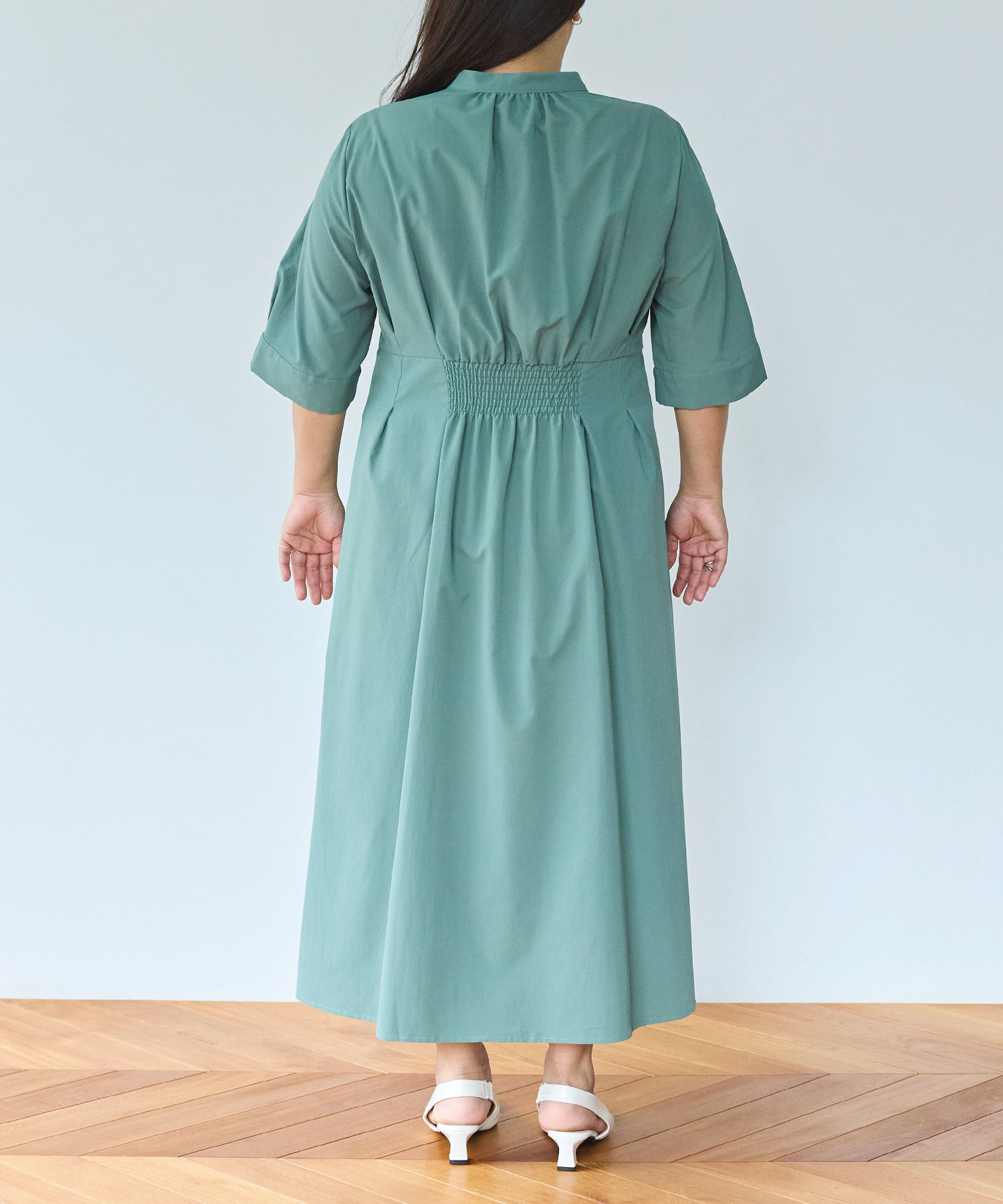 バック グリーン model:161cm 着用サイズ:3L