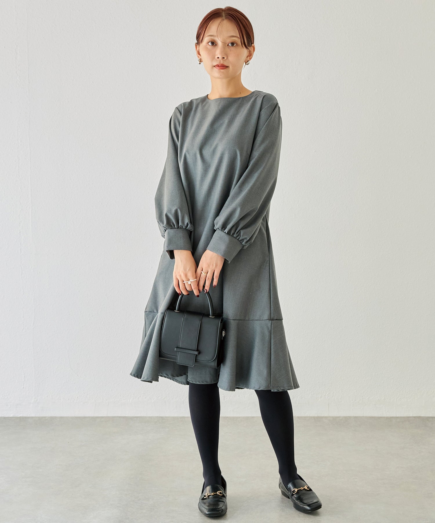 フレアミディワンピ