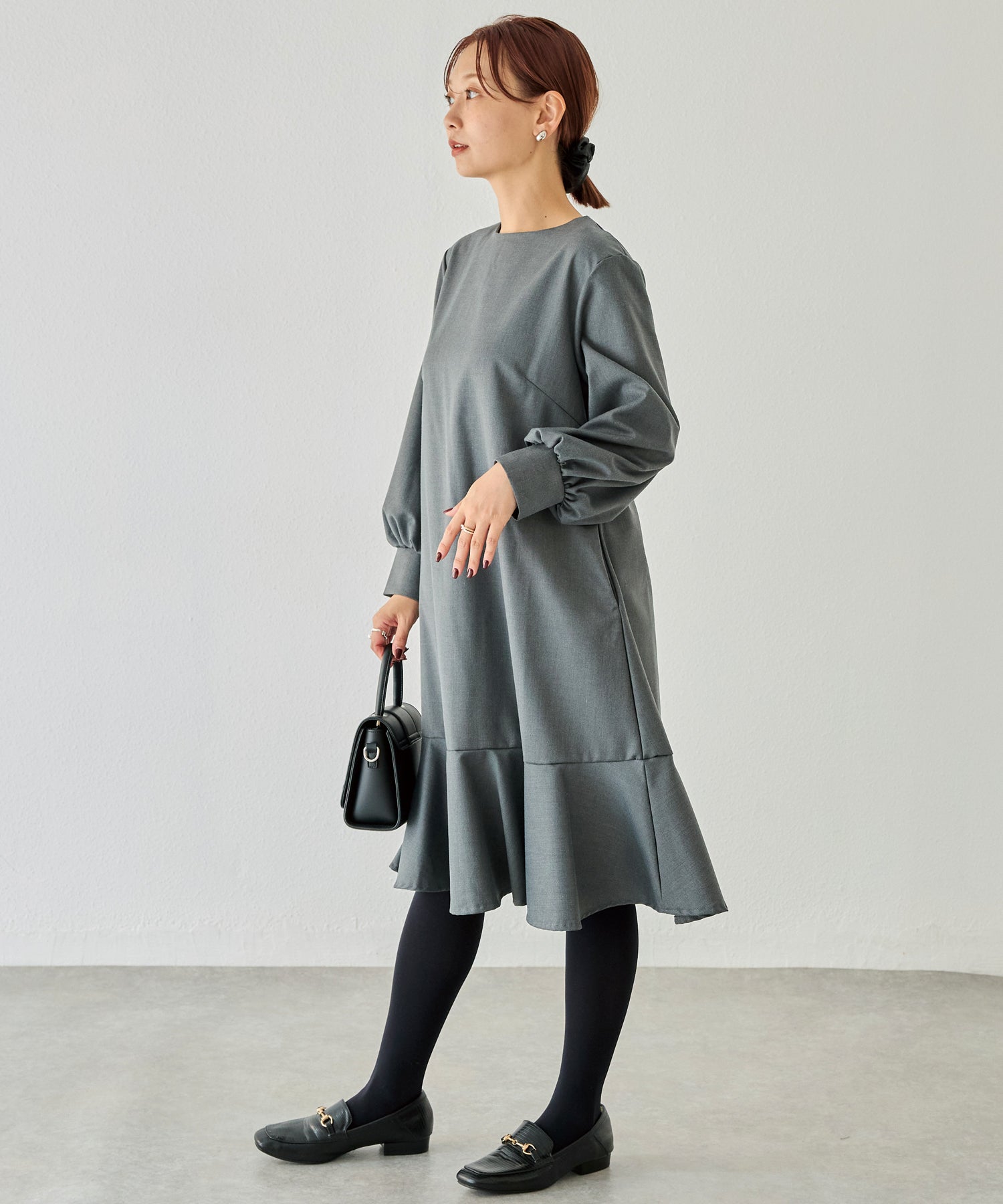 フレアミディワンピ