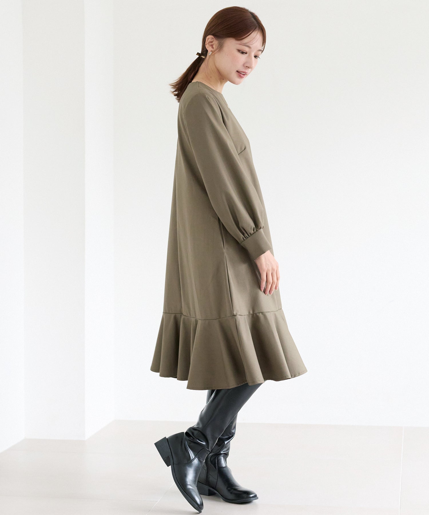 フレアミディワンピ