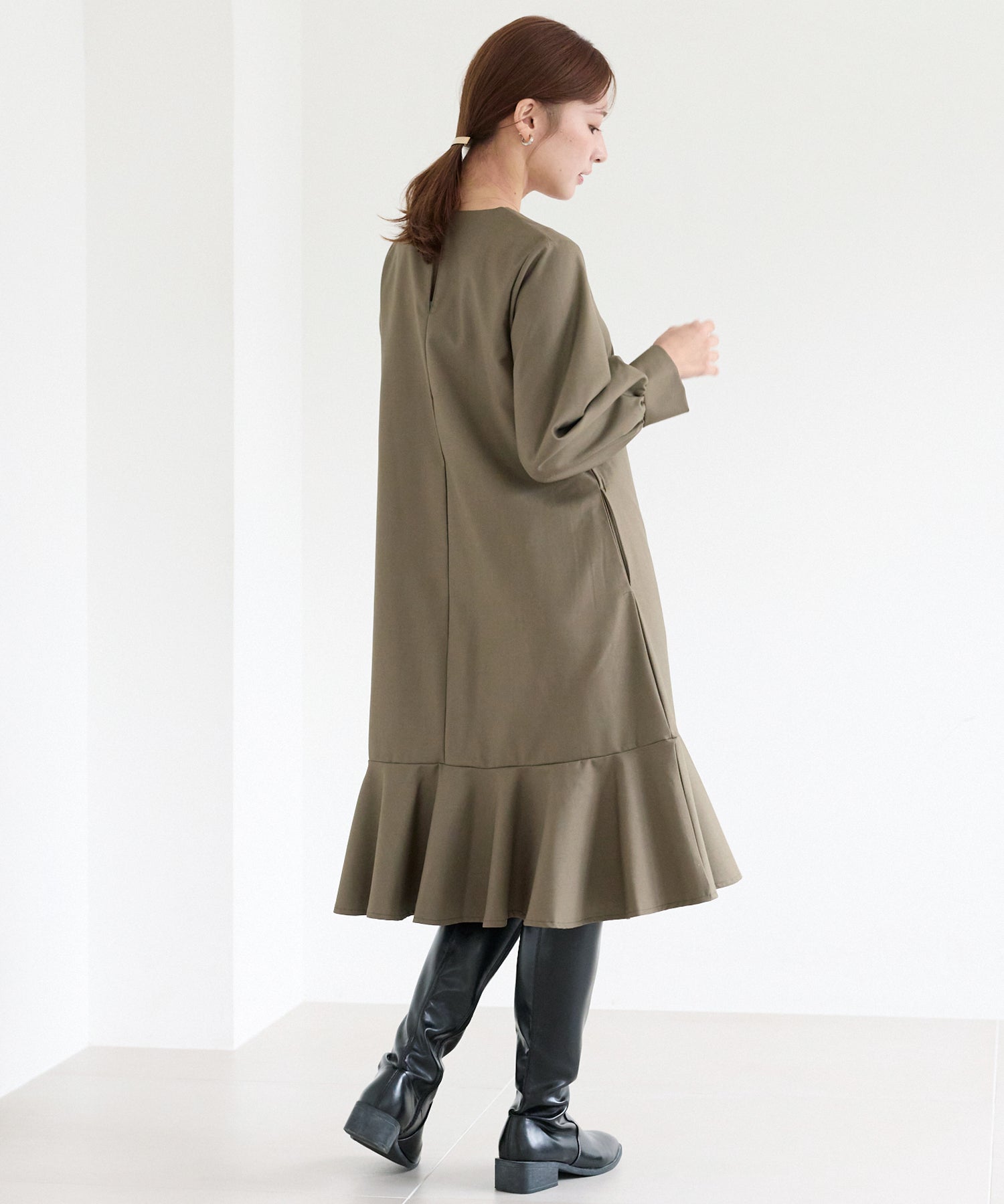 フレアミディワンピ