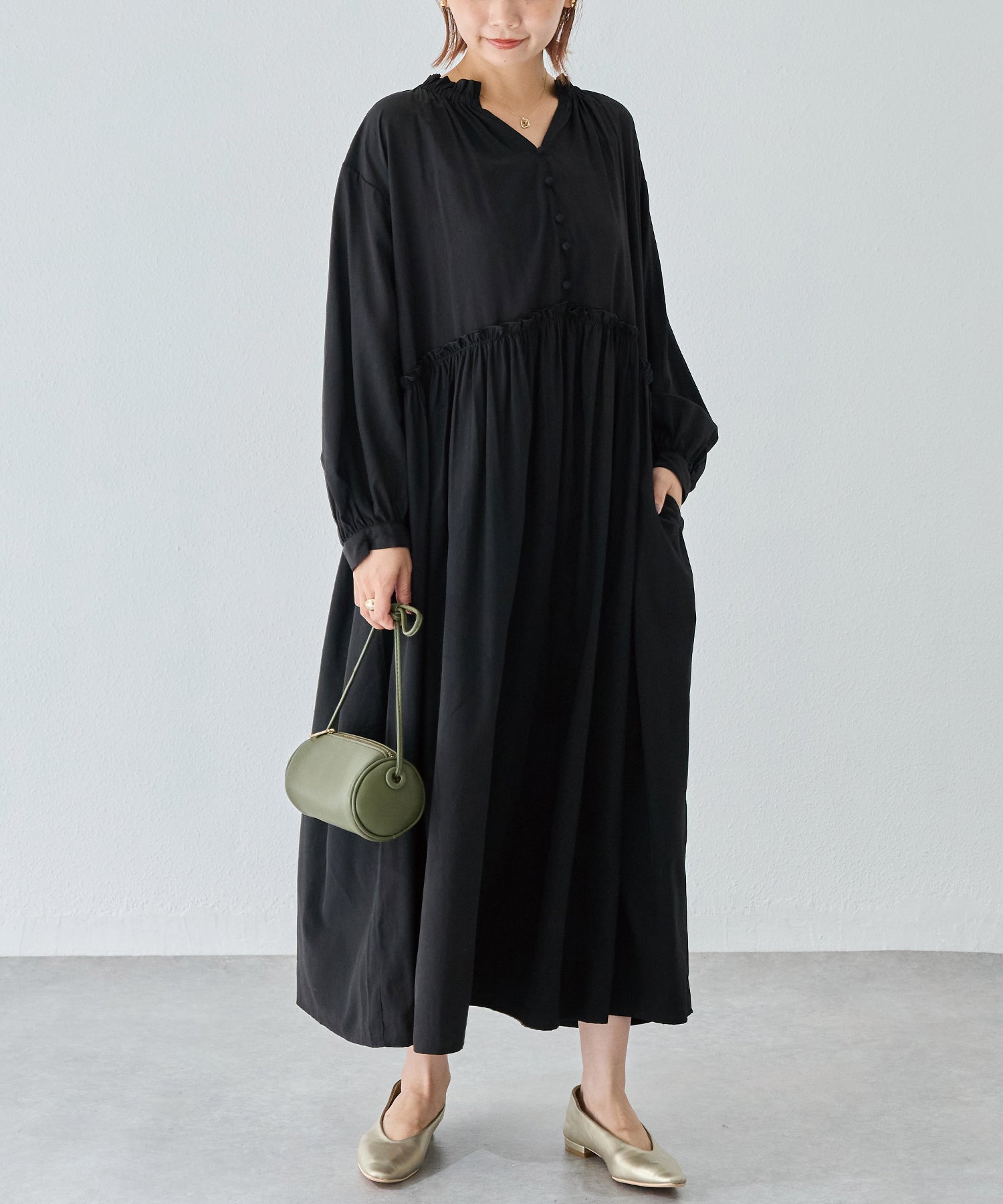 フリル衿ワンピース