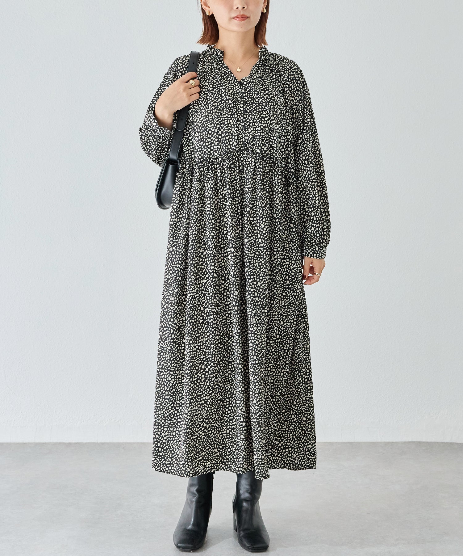 フリル衿ワンピース