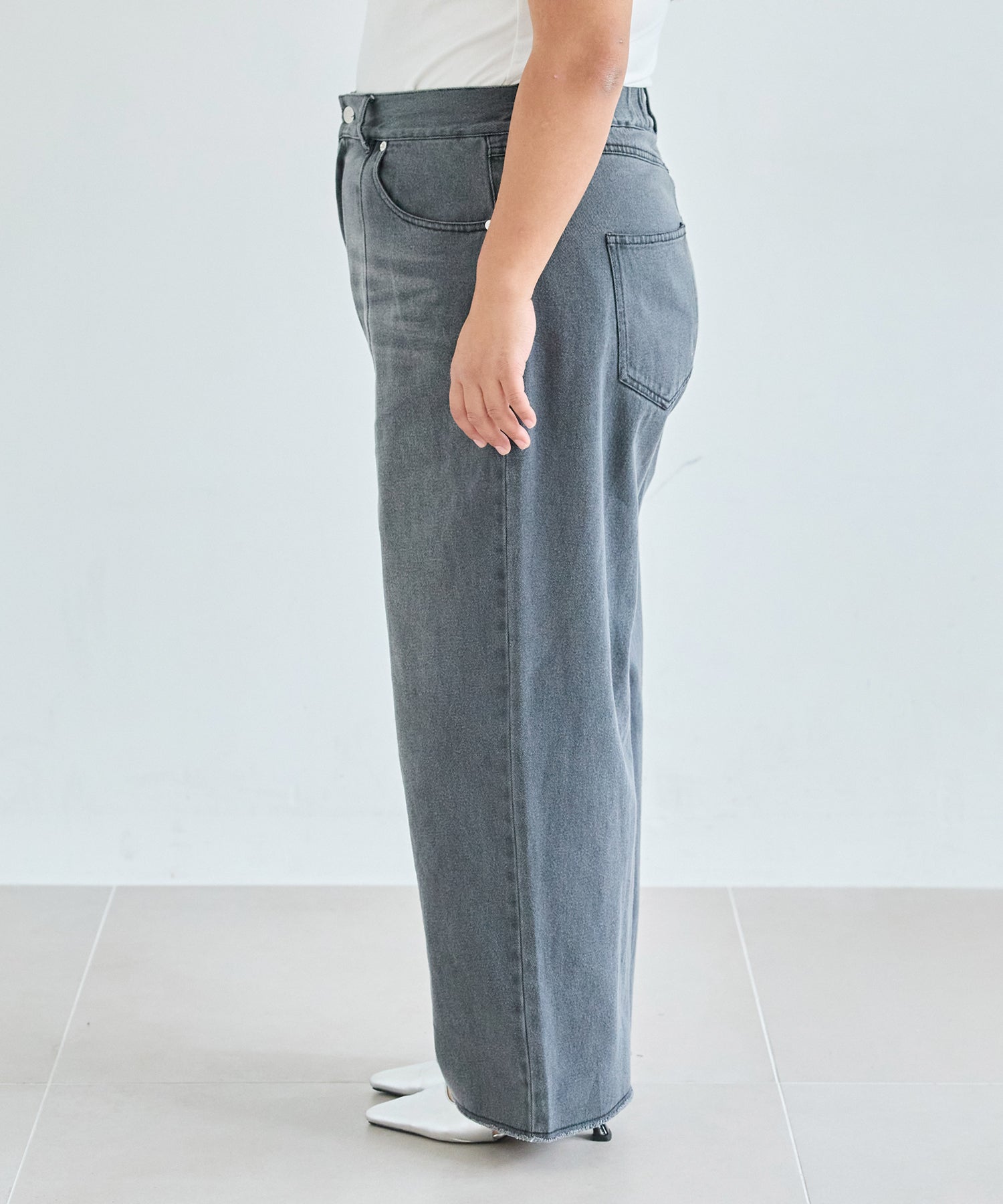 サイド model:161cm 着用サイズ:3L