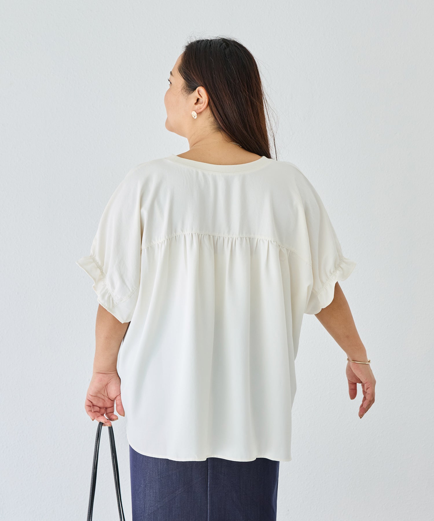 オフホワイト model:161cm 着用サイズ:3L