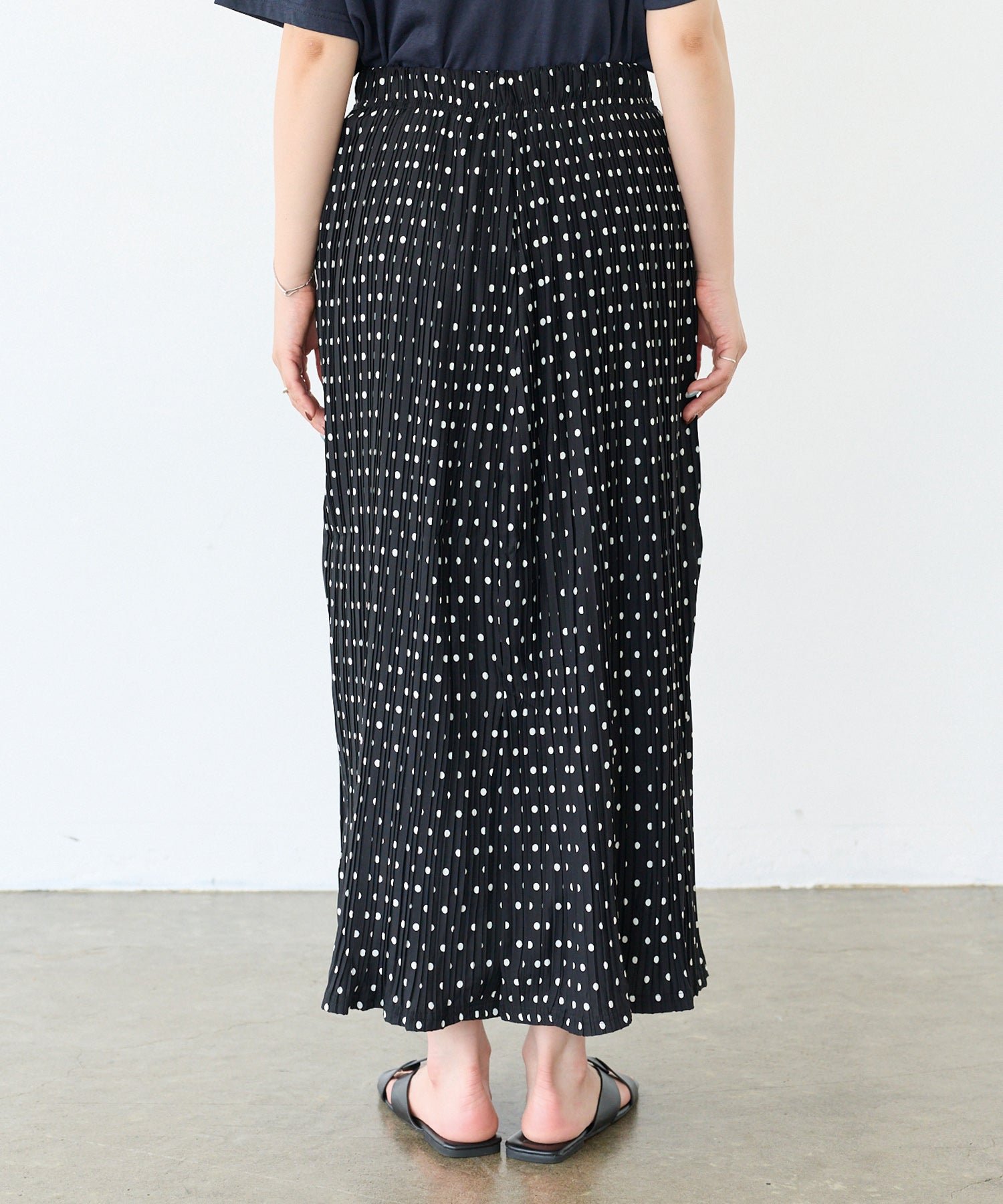 バック model:156cm 着用サイズ:M