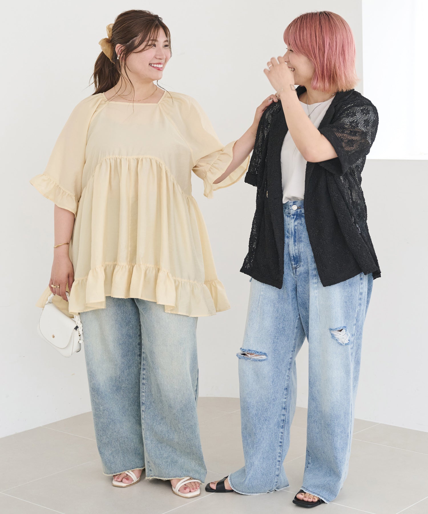 Mikiさん(左)着用サイズ:4L yukiさん(右)着用サイズ:LL