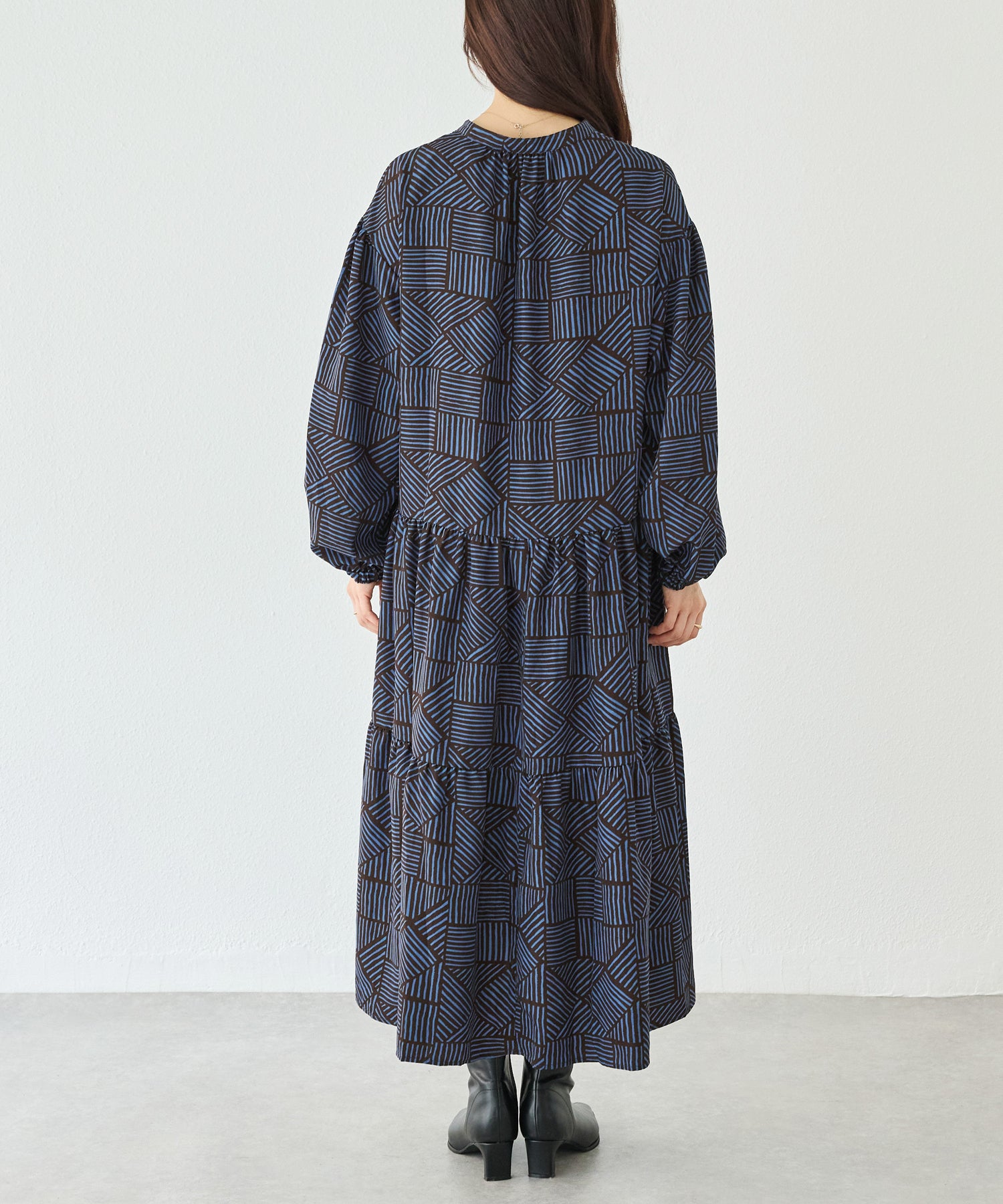 バック model:162cm 着用サイズ:M