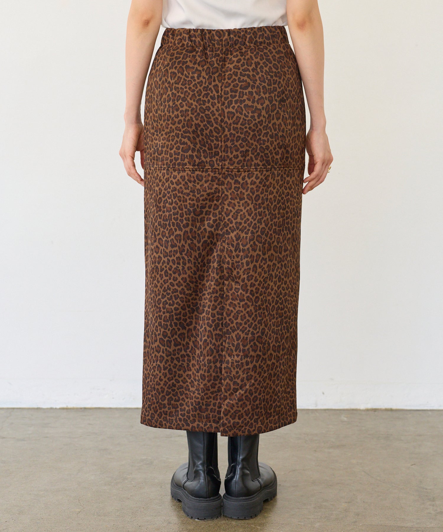バック model:162cm 着用サイズ:M