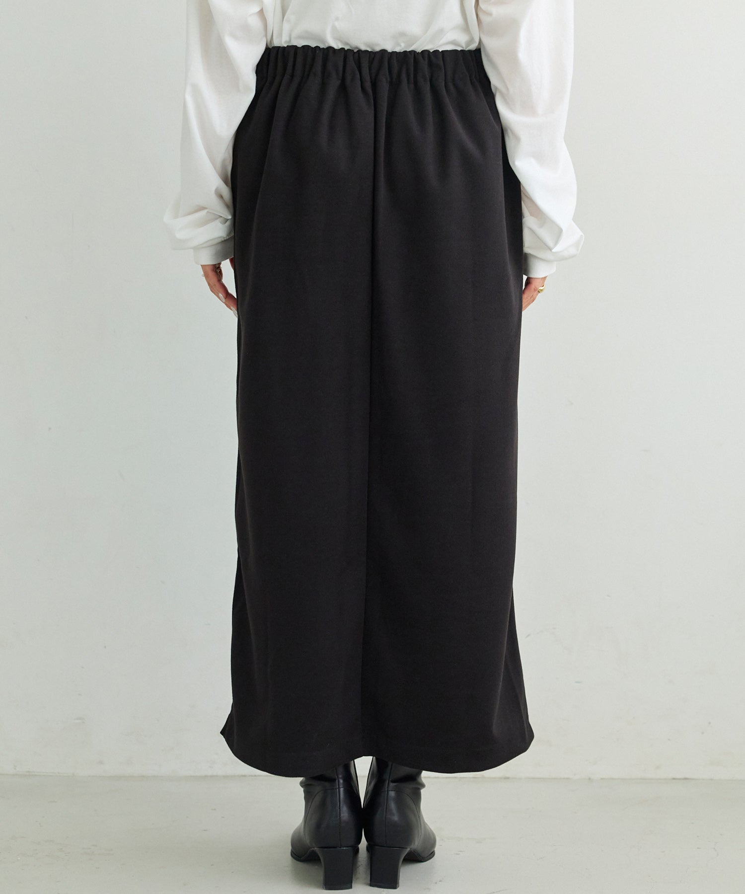 バック model:156cm 着用サイズ:M