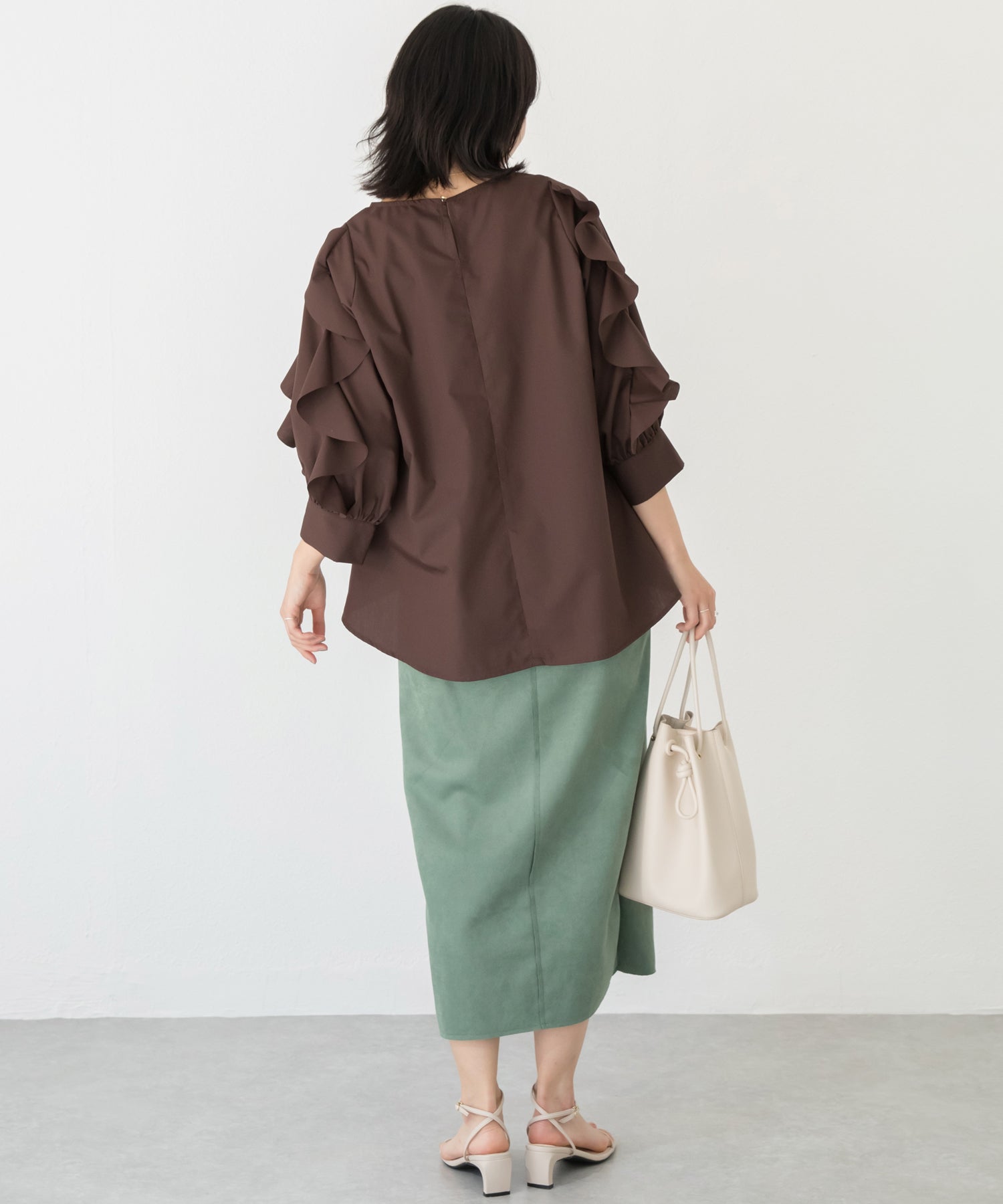 カットスエードタイトスカート | ラビアンジェ-⼤きいサイズのレディース服