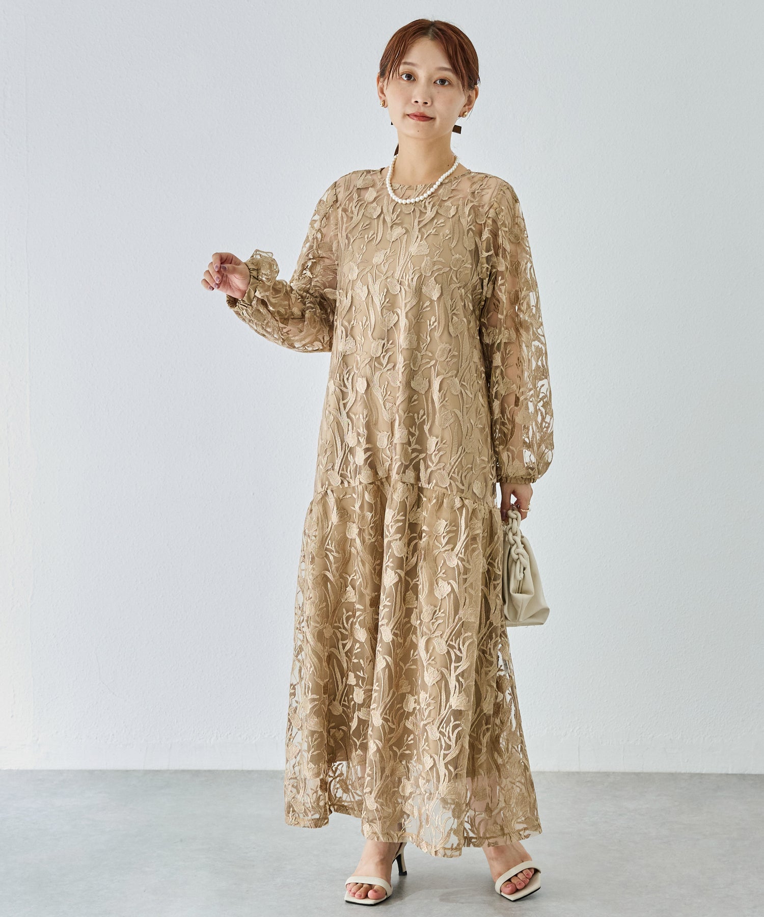 ベージュ　model:156cm 着用サイズ:F
