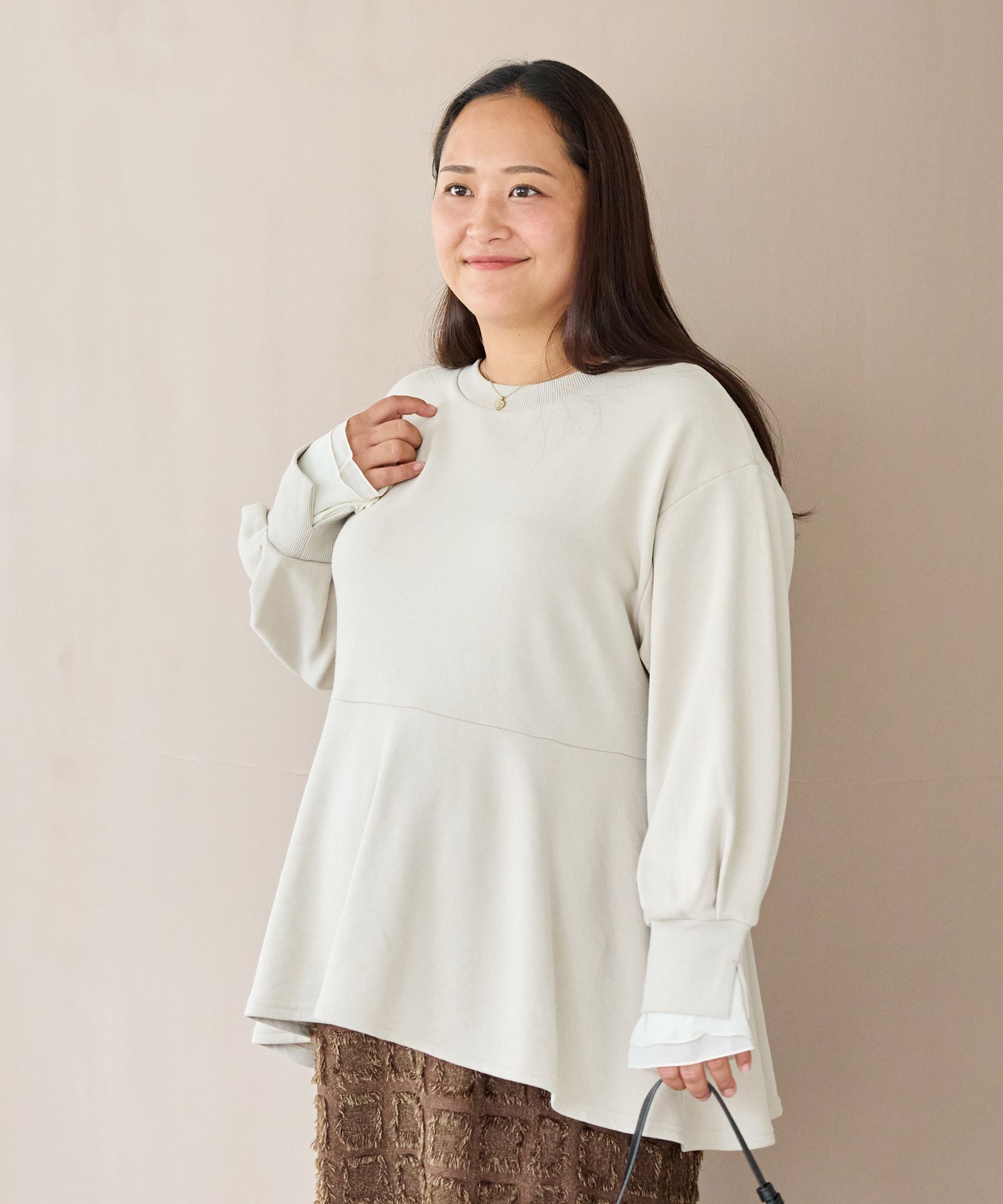 ベージュ　model:161cm 着用サイズ:3L