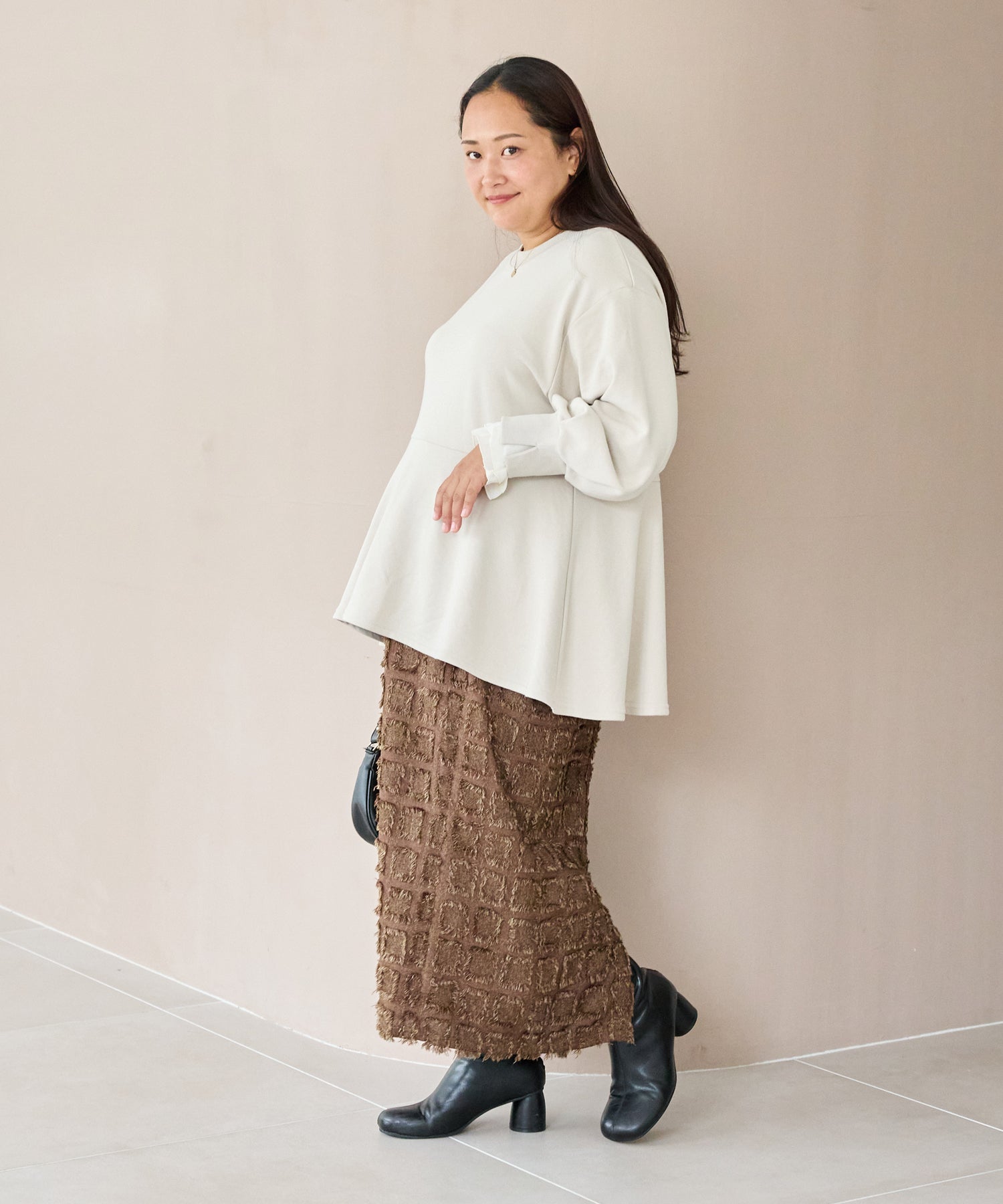 ベージュ　model:161cm 着用サイズ:3L