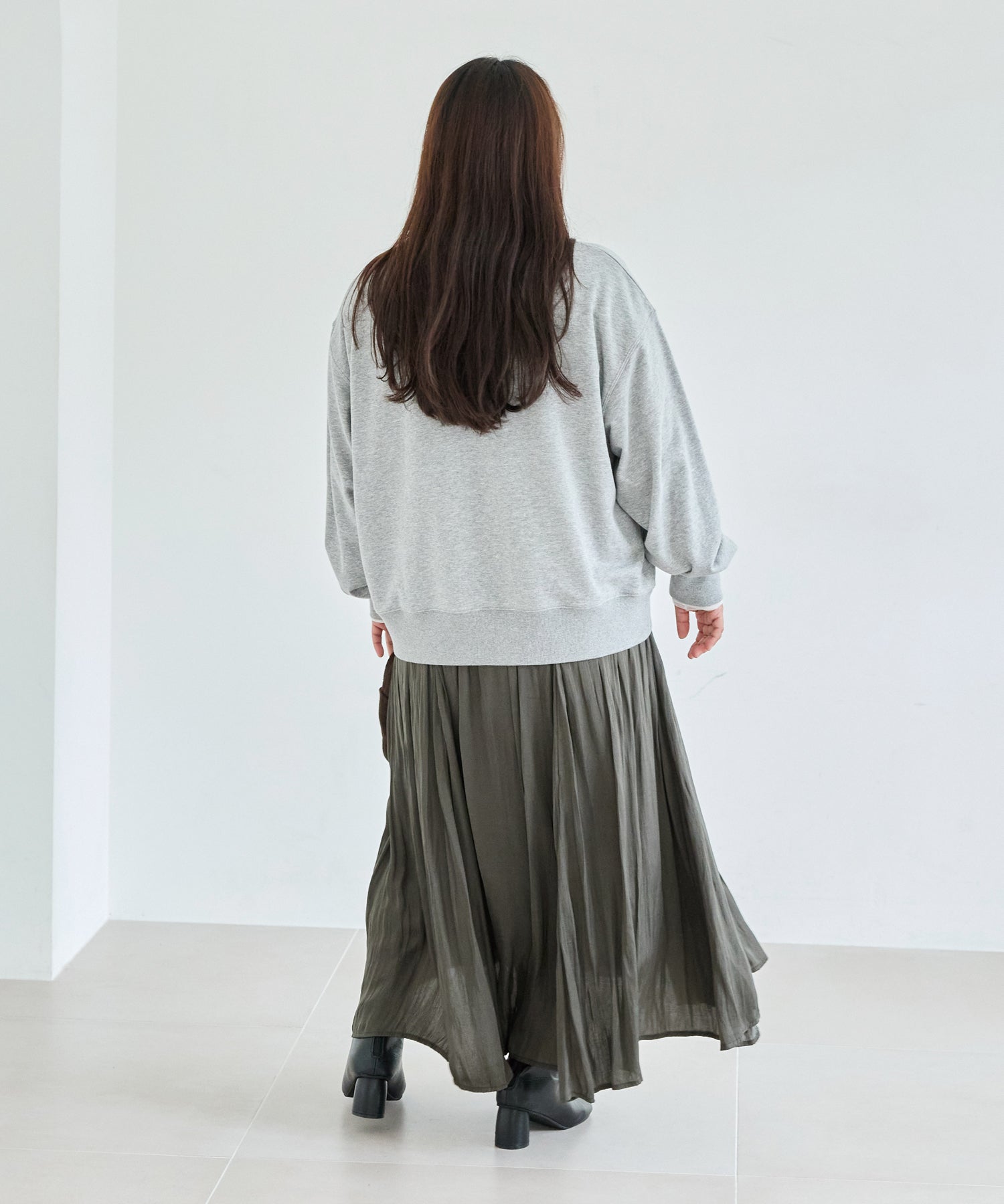 グレー　model:161cm 着用サイズ:3L