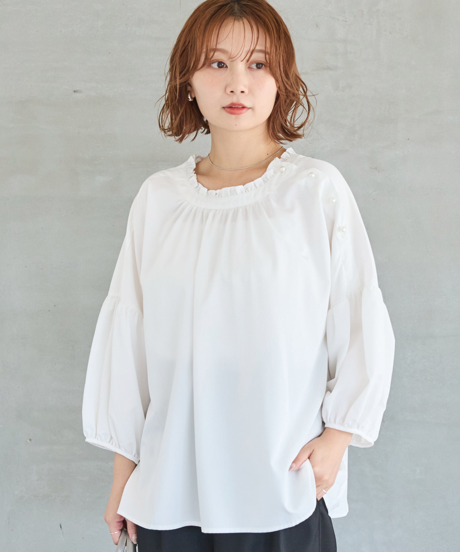 【好機能シリーズ】抗菌/防臭 パールボタンギャザーブラウス