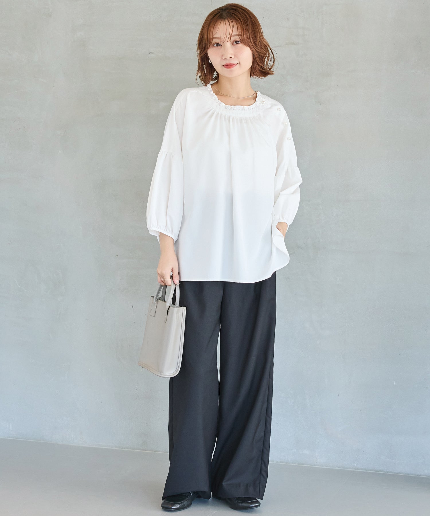 【好機能シリーズ】抗菌/防臭 パールボタンギャザーブラウス