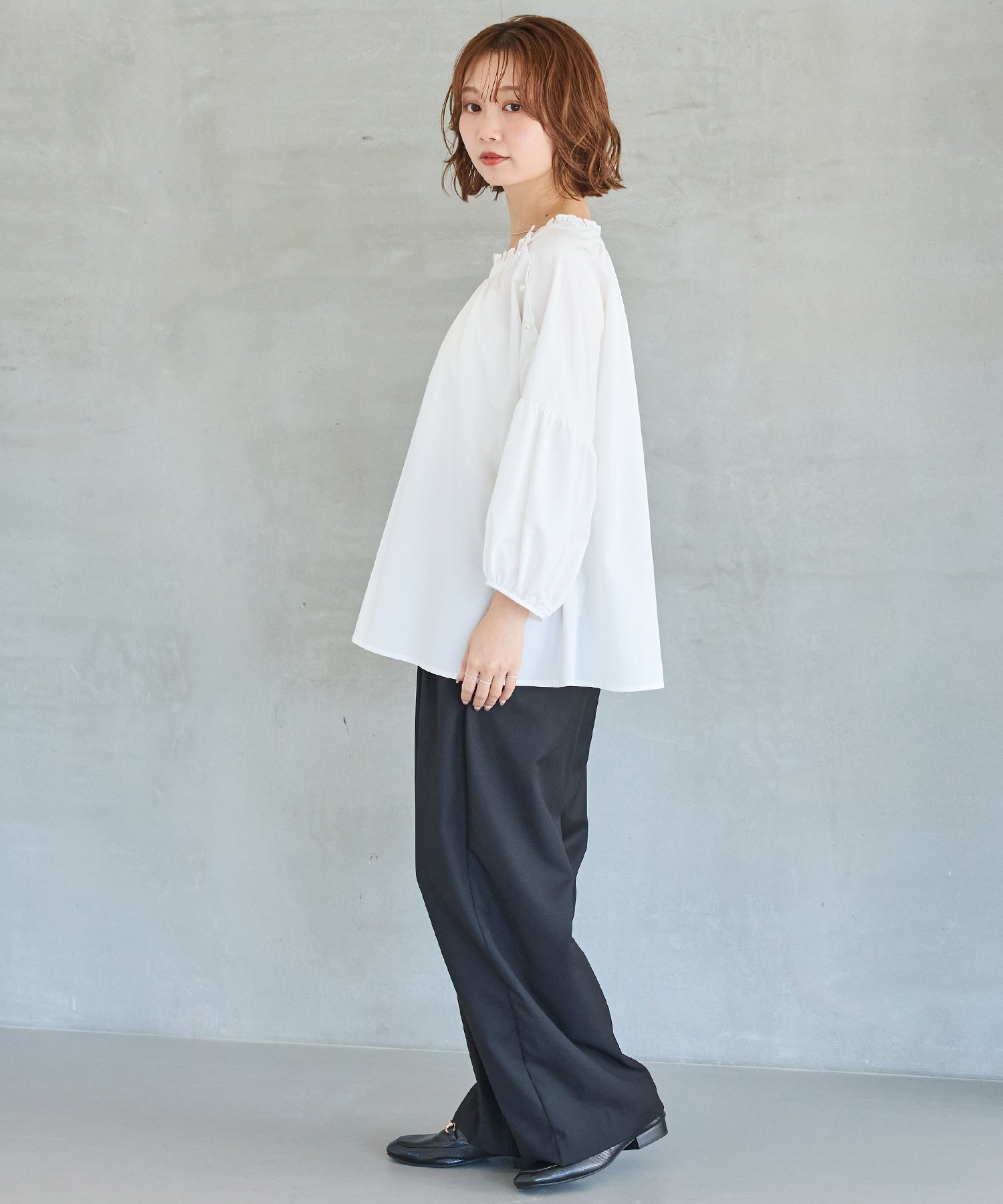 【好機能シリーズ】抗菌/防臭 パールボタンギャザーブラウス