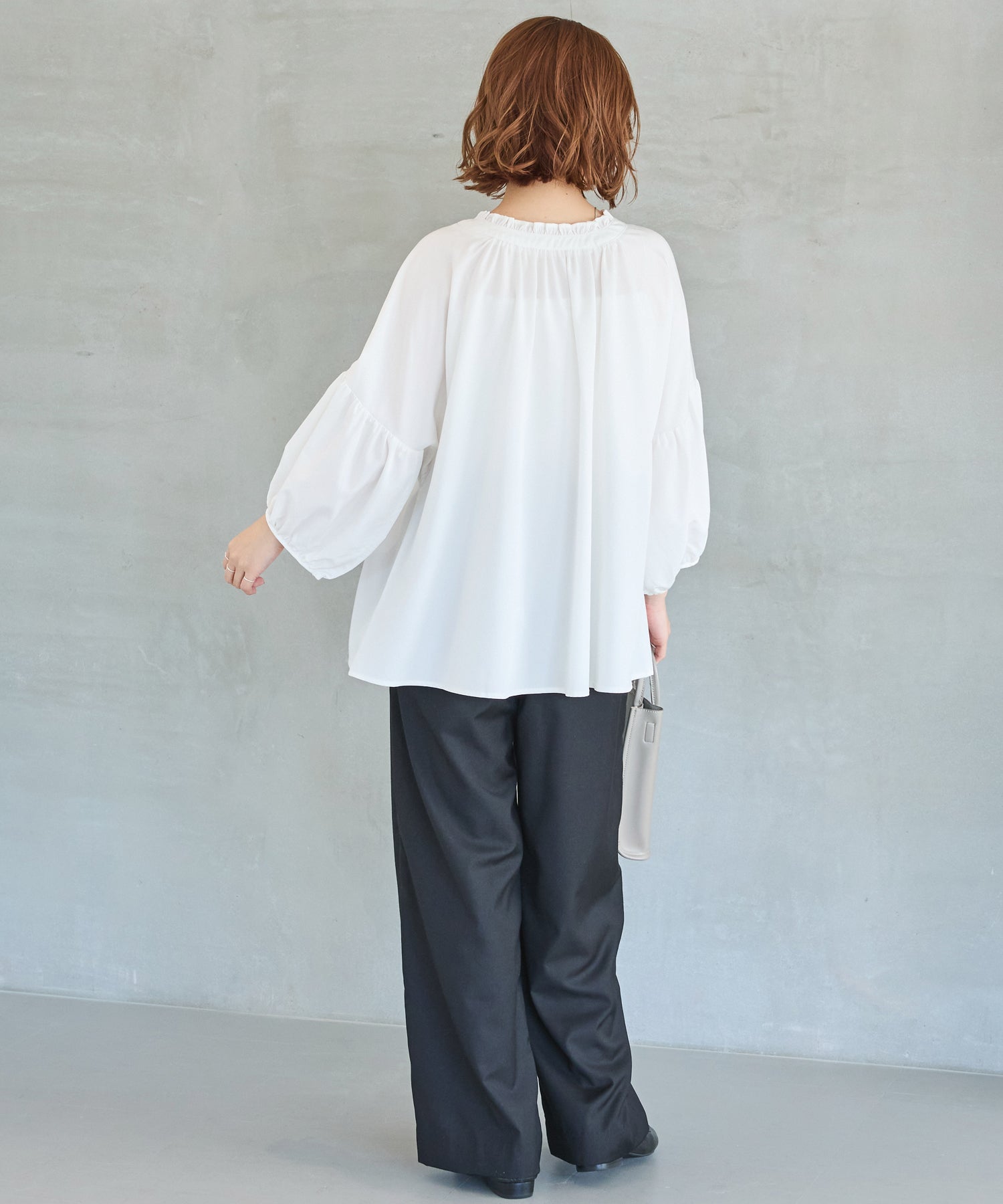 【好機能シリーズ】抗菌/防臭 パールボタンギャザーブラウス