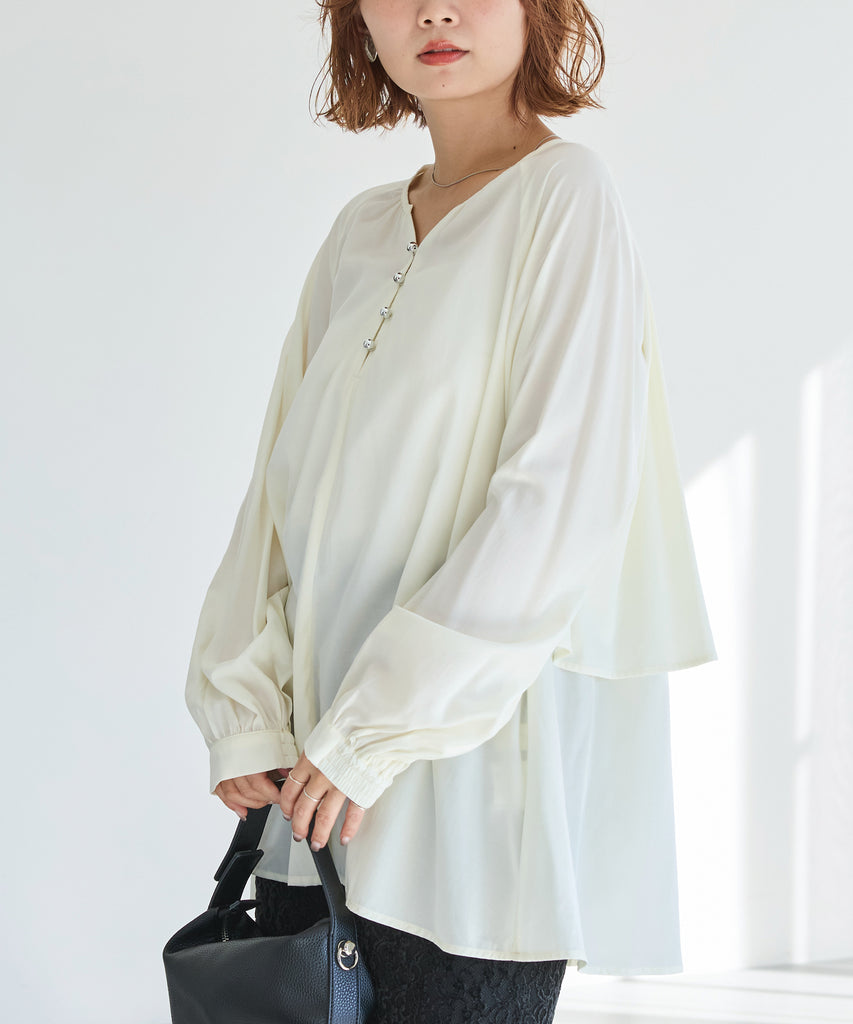 オフホワイト　model:156cm 着用サイズ:M