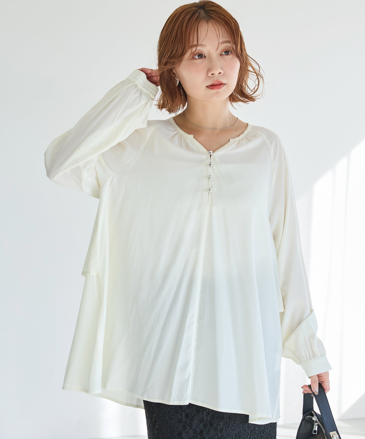 オフホワイト　model:156cm 着用サイズ:M