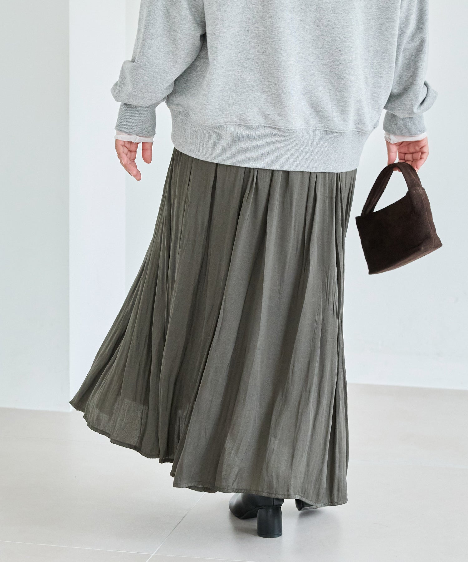 チャコールグレー　model:161cm 着用サイズ:3L