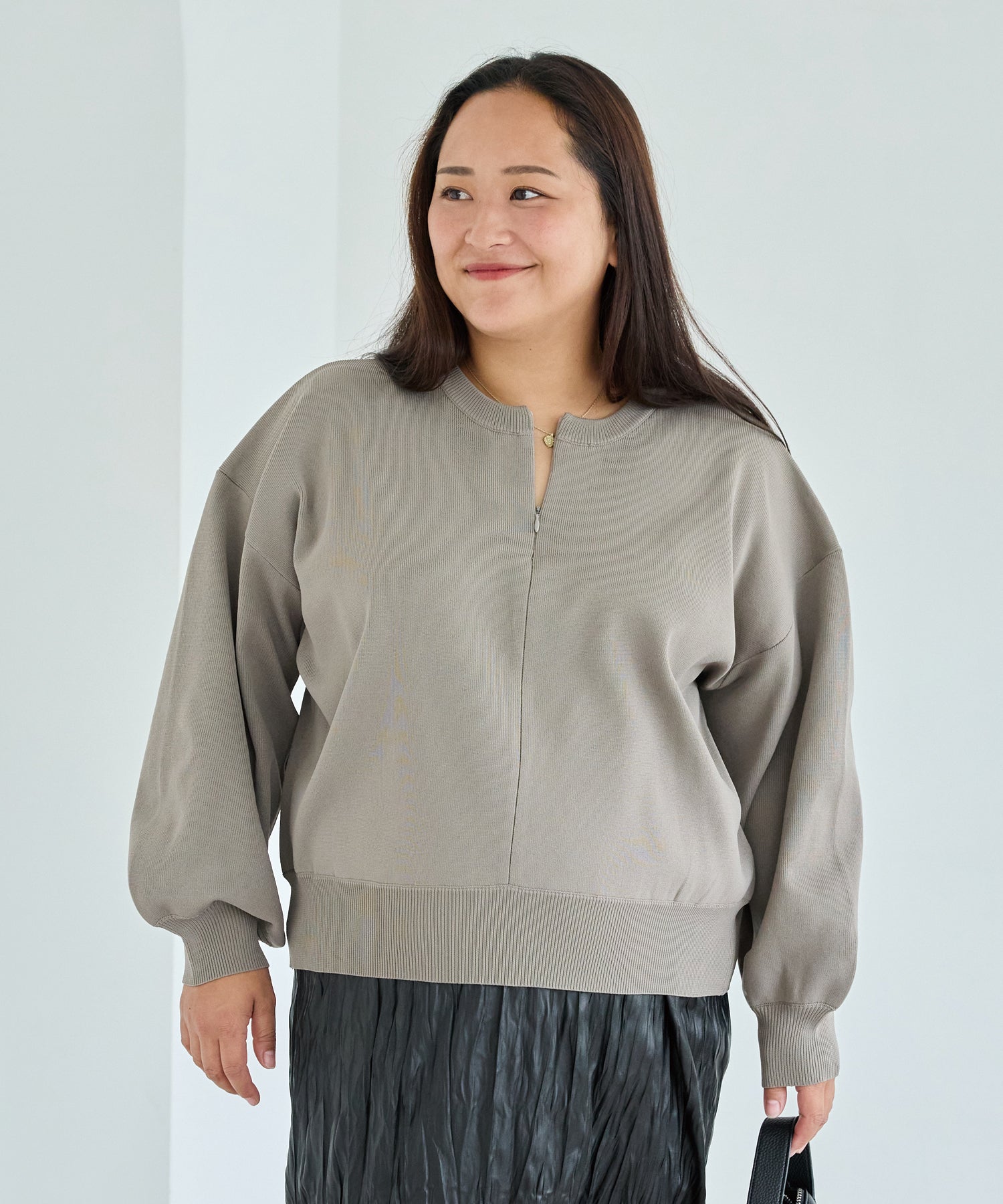 グレージュ　model:161cm 着用サイズ:3L