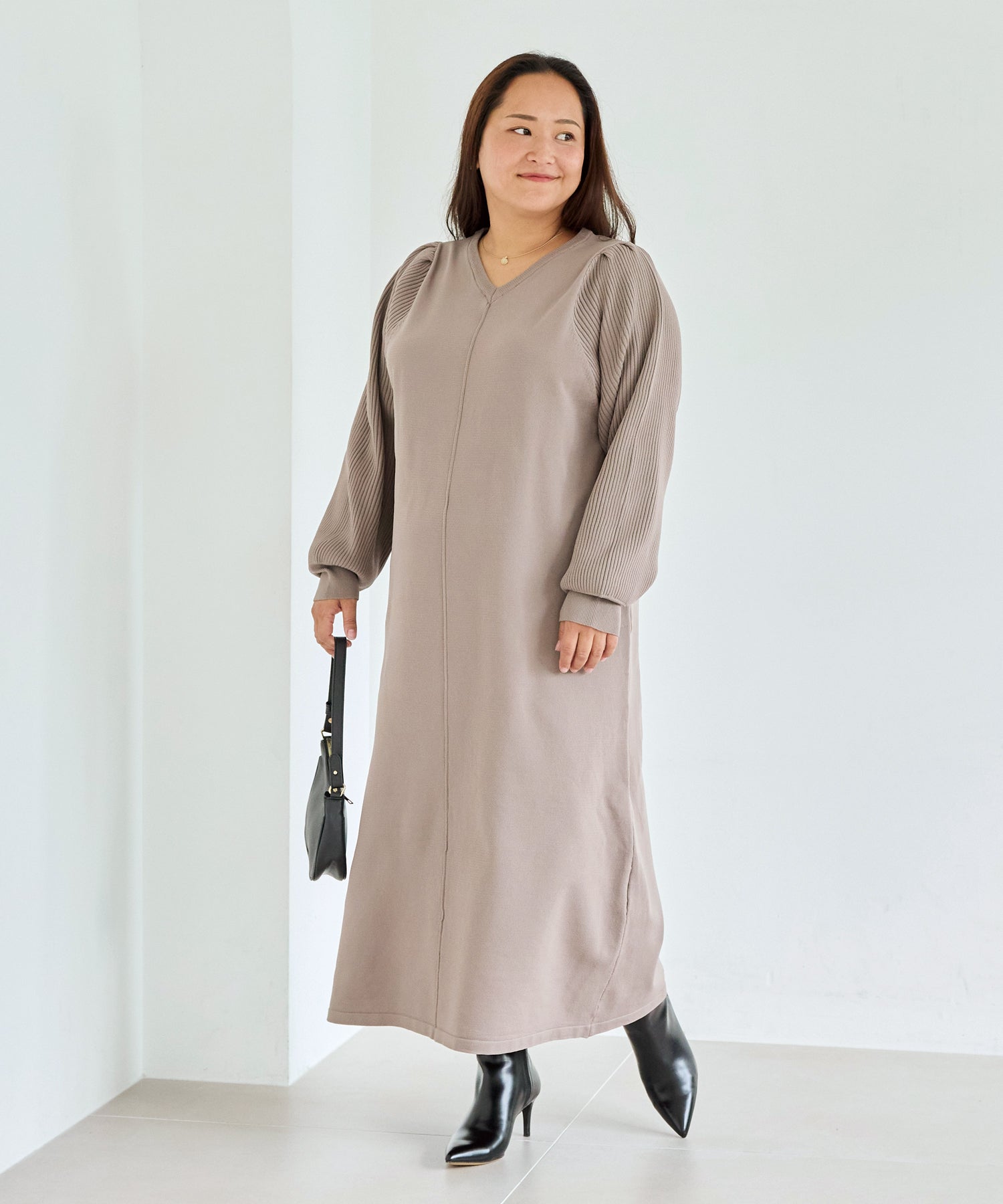 グレージュ　model:161cm 着用サイズ:3L
