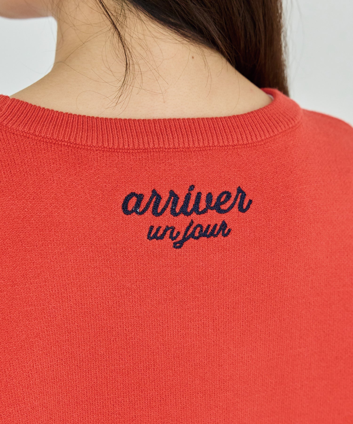 バック襟ぐりロゴ