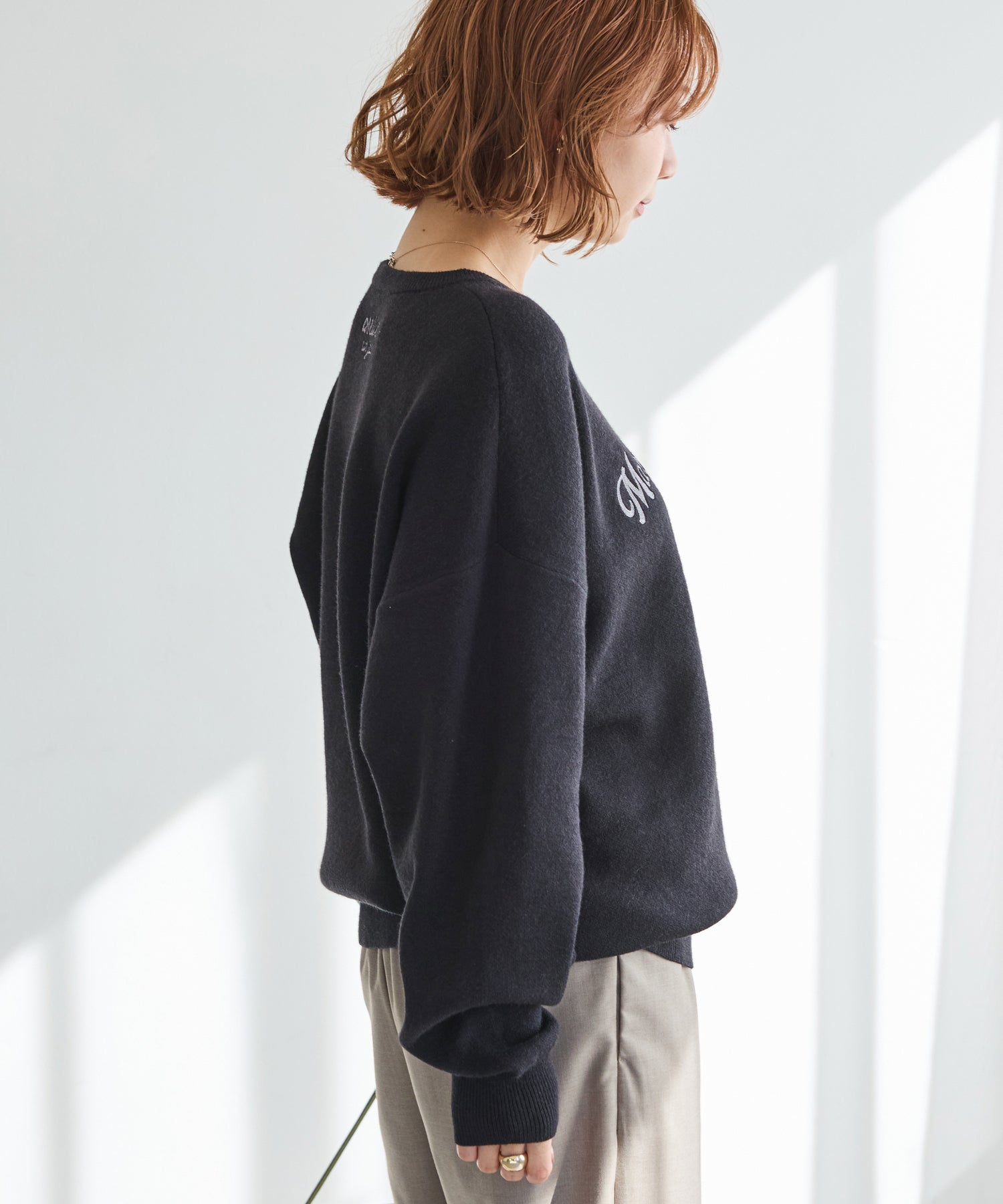 【洗える】チェーンステッチロゴニットプルオーバー