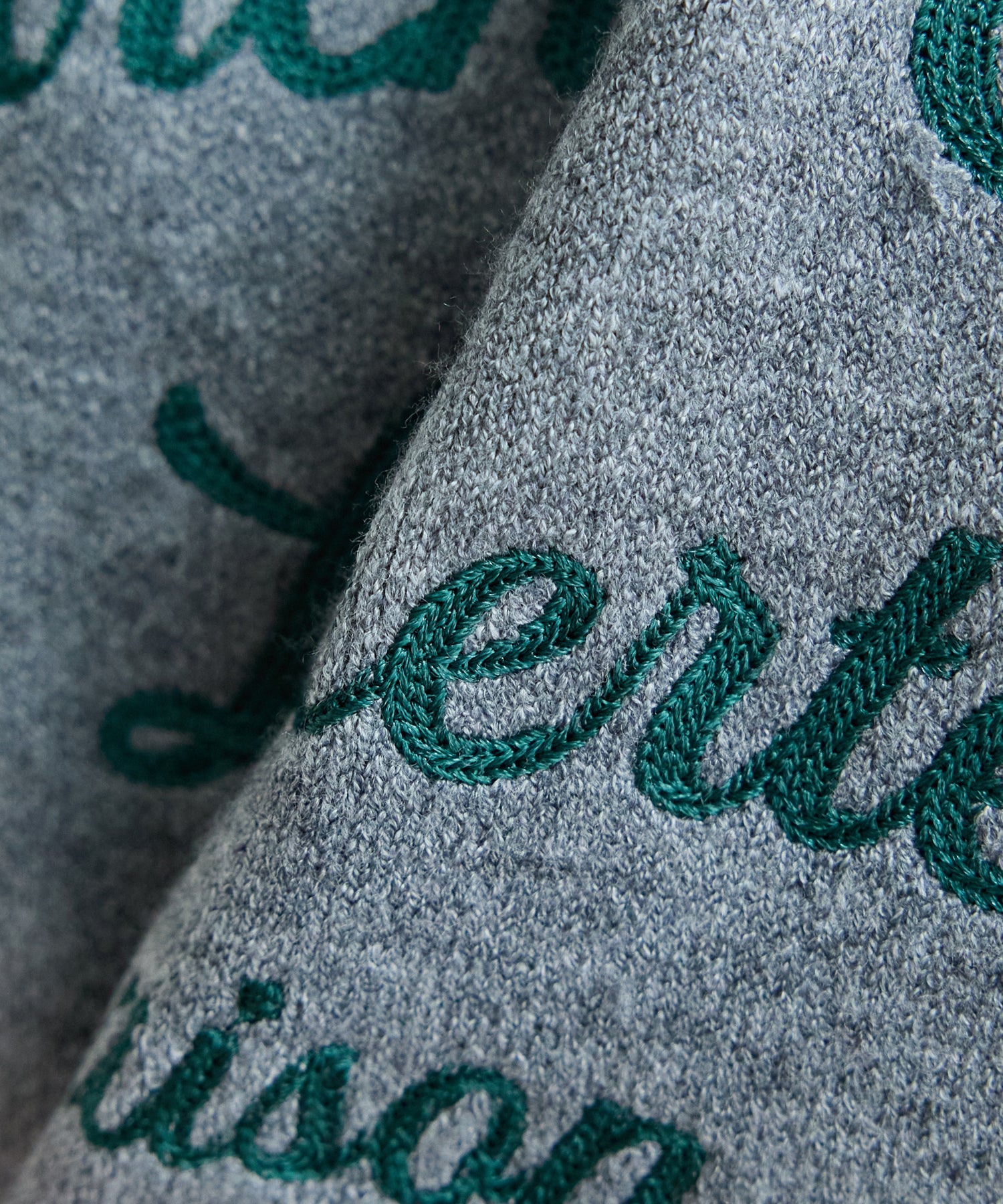 グレー：グリーンチェーンステッチ