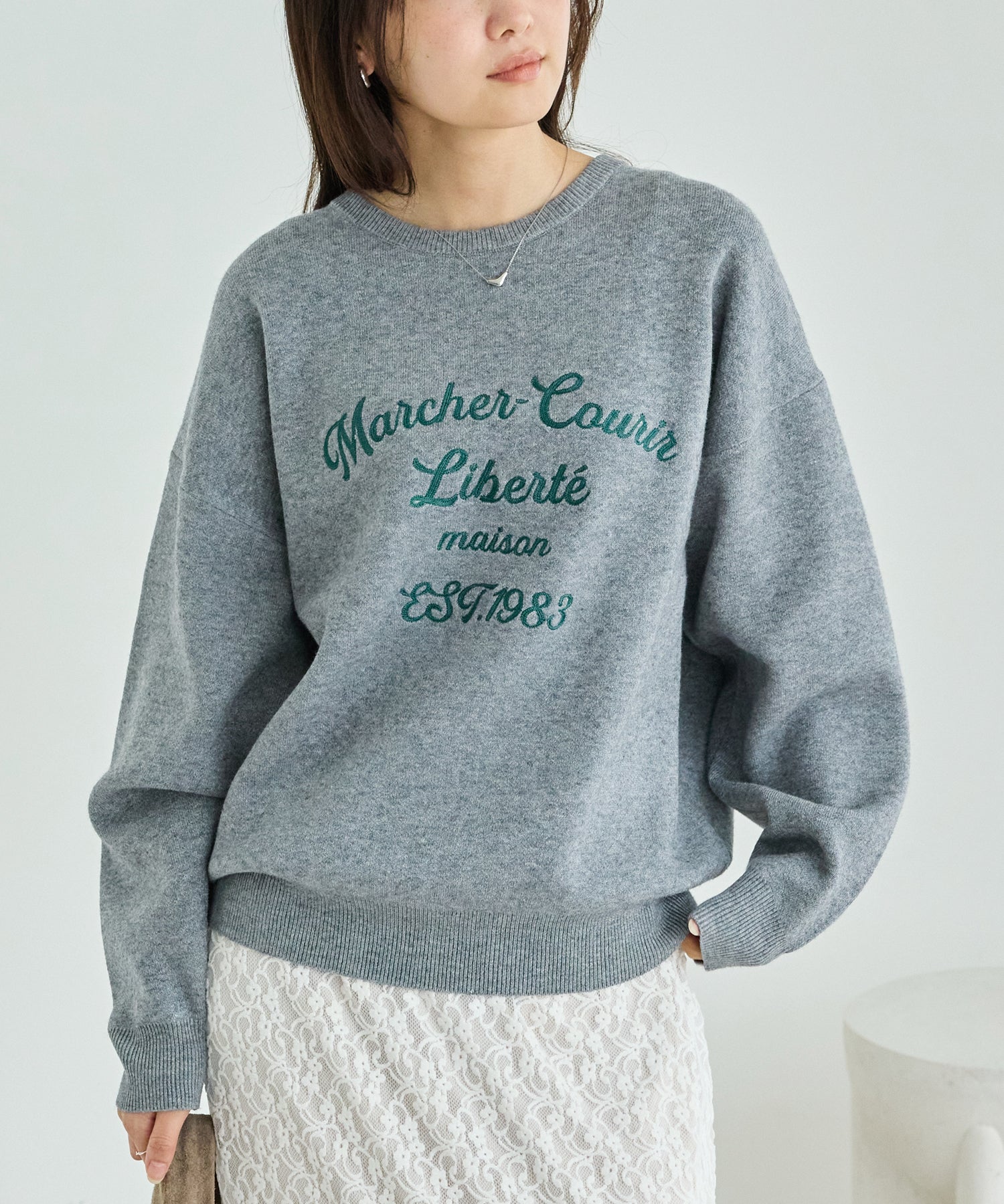 【洗える】チェーンステッチロゴニットプルオーバー