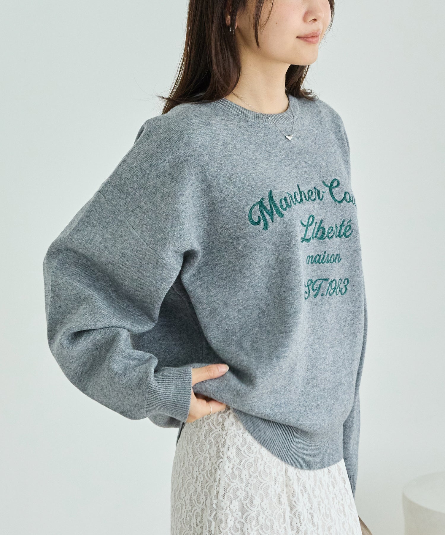 【洗える】チェーンステッチロゴニットプルオーバー