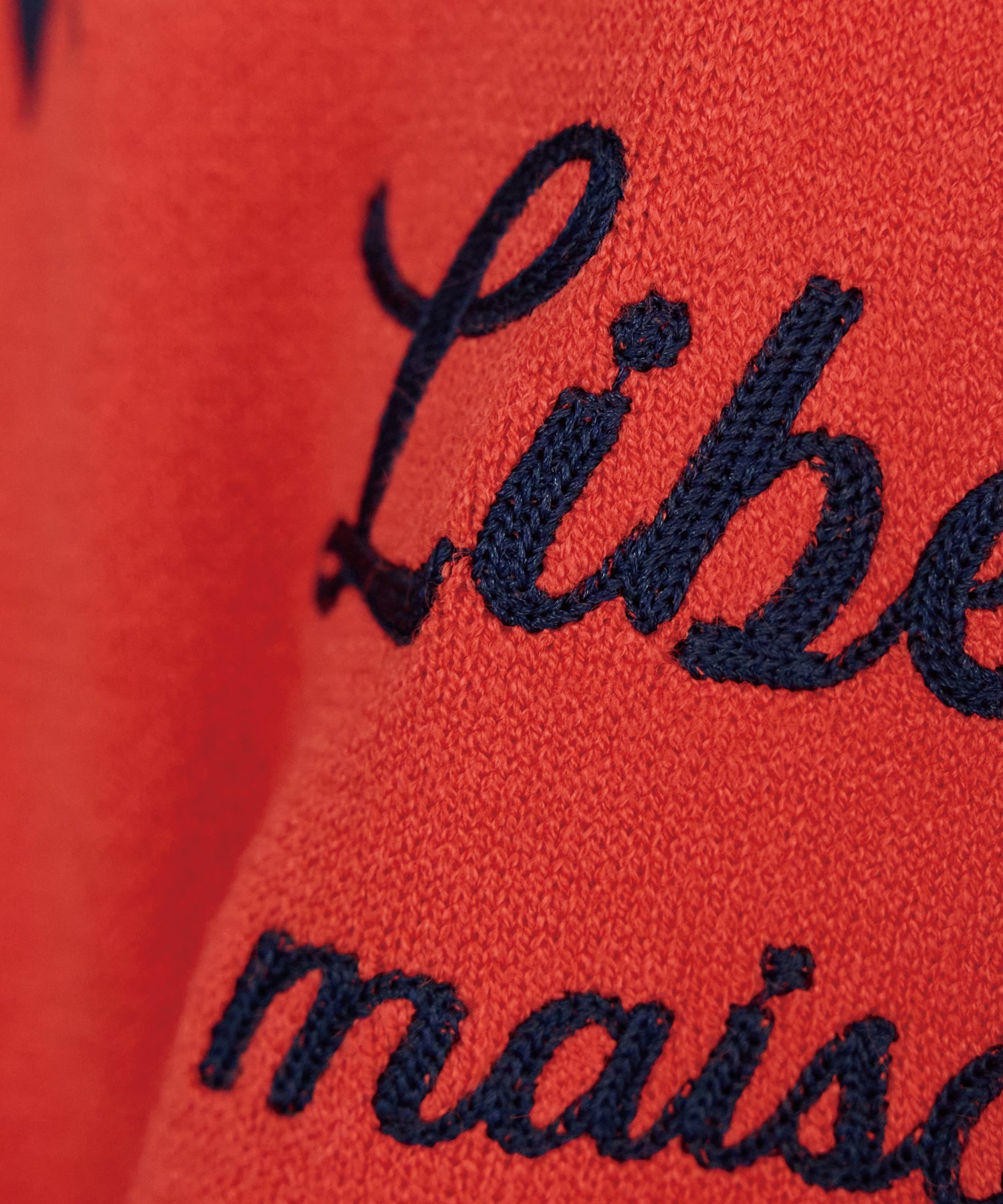 レッド：ネイビーチェーンステッチ