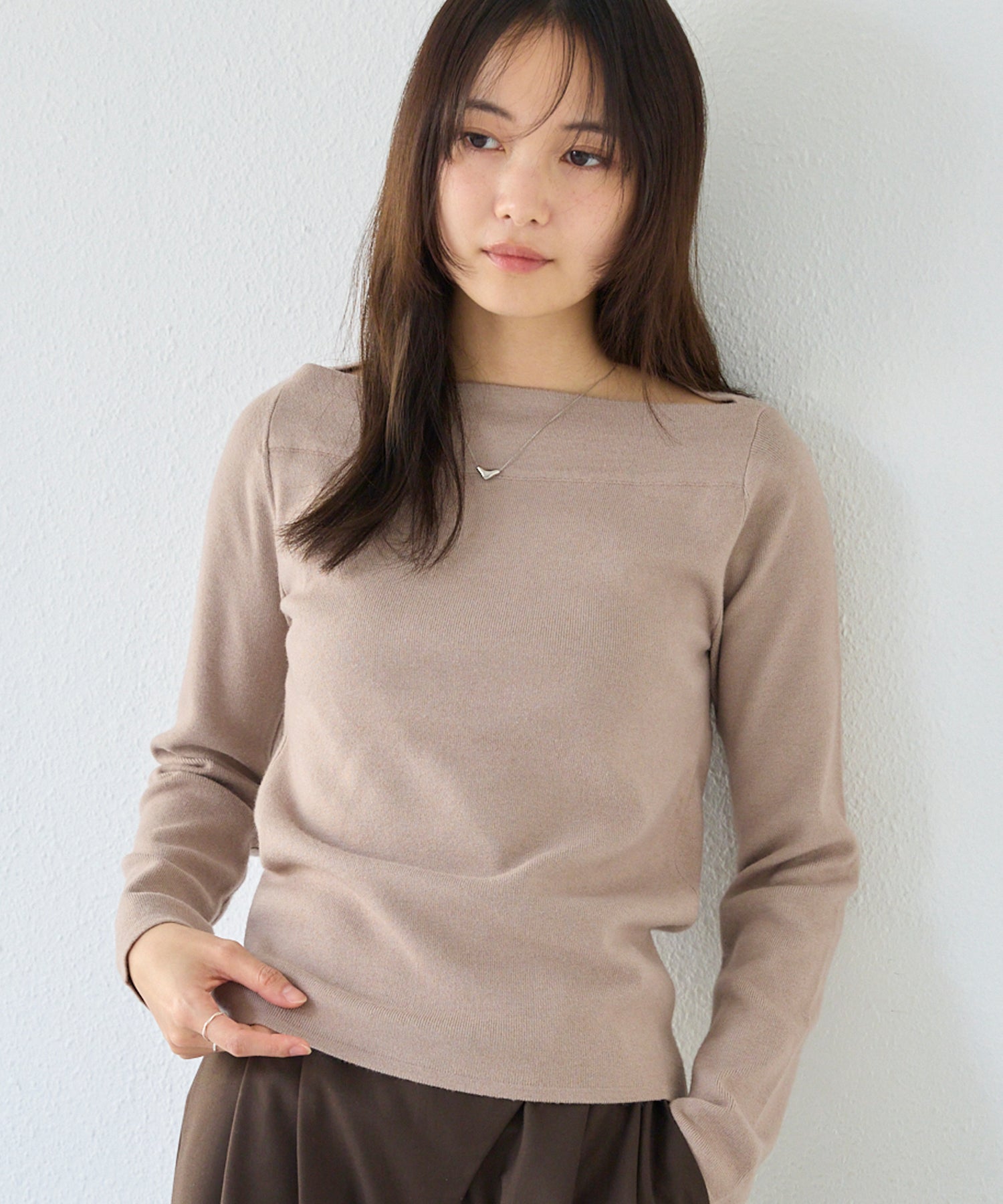 【洗える】スラッシュネックニットプルオーバー