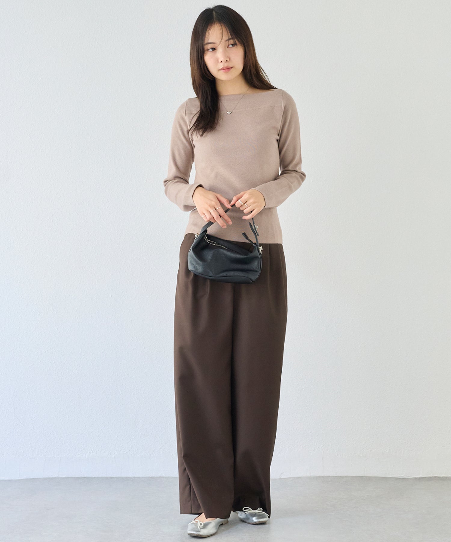 【洗える】スラッシュネックニットプルオーバー